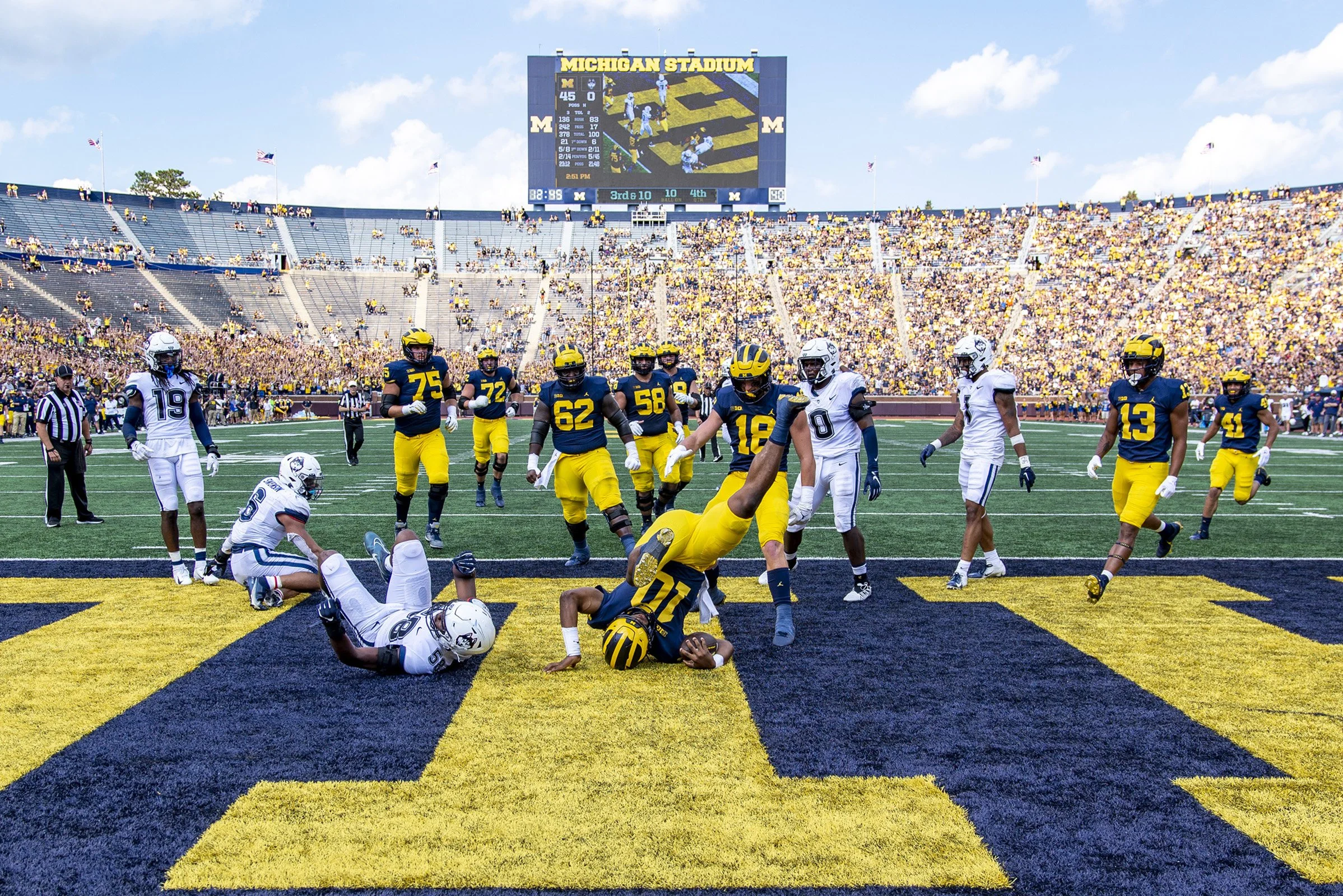 2022 FB_UM vs UCONN101.jpg