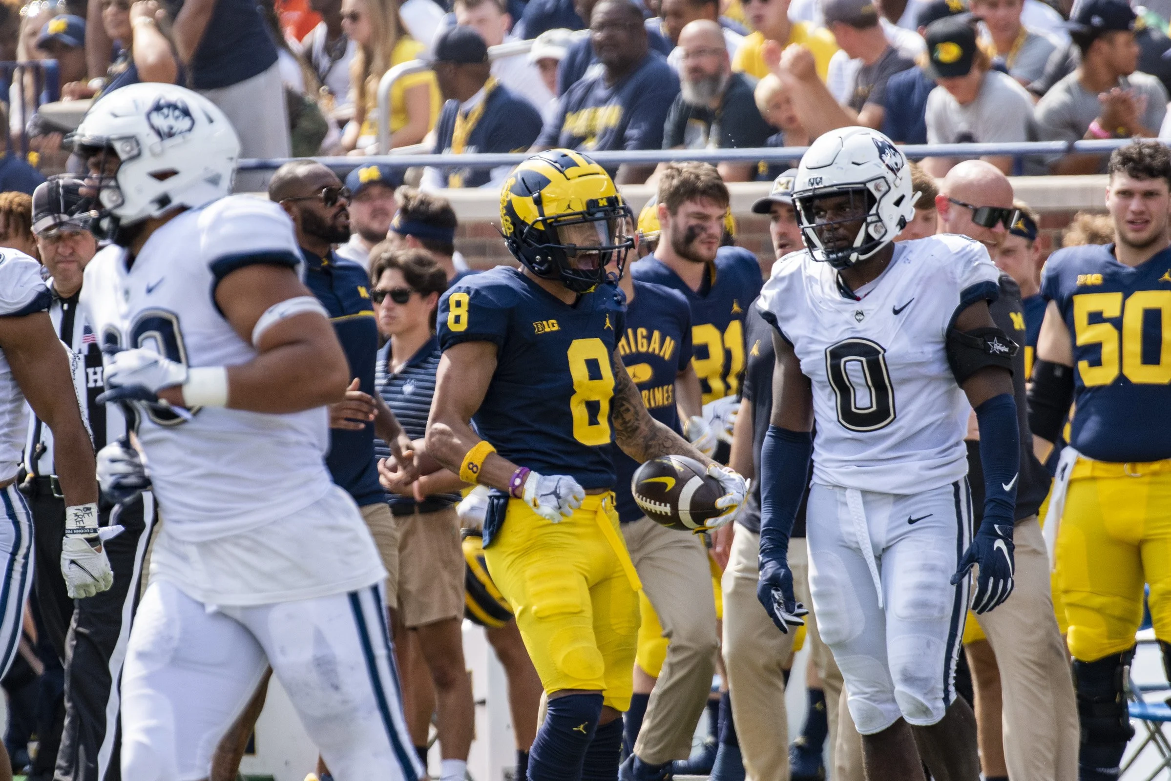 2022 FB_UM vs UCONN060.jpg