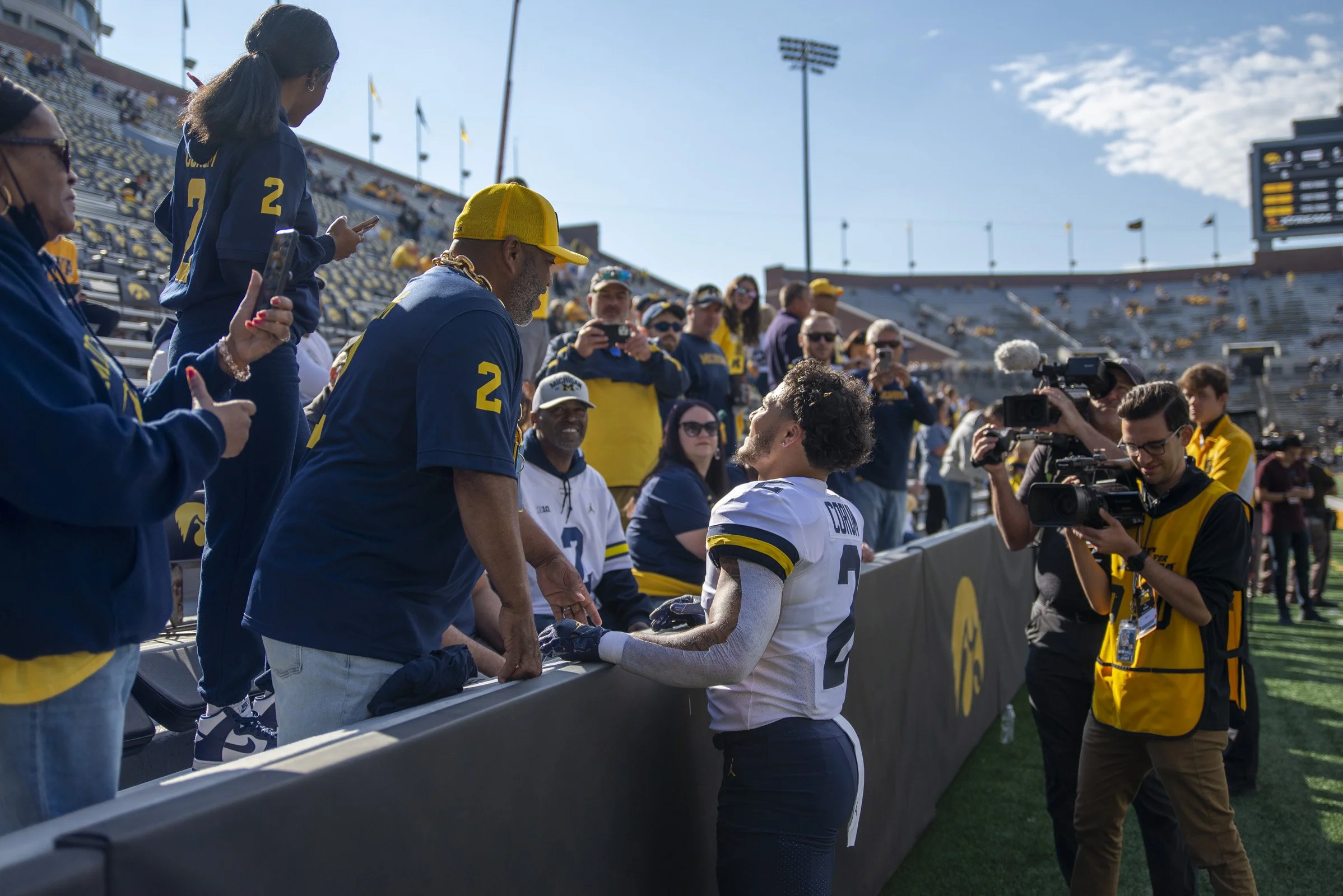 2022 FB_UM vs Iowa007.jpg