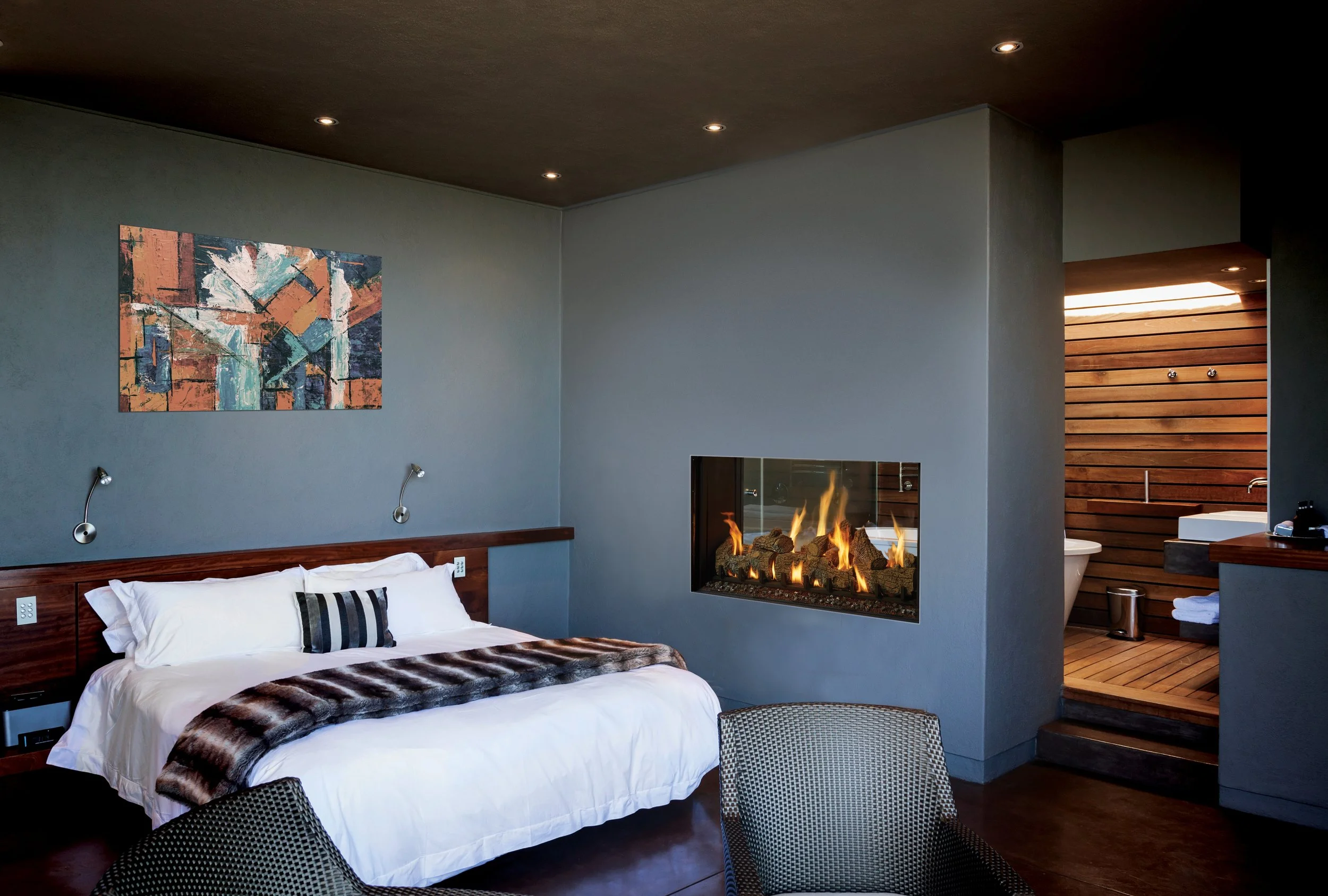 see-thru DaVinci Timber series gas fireplace