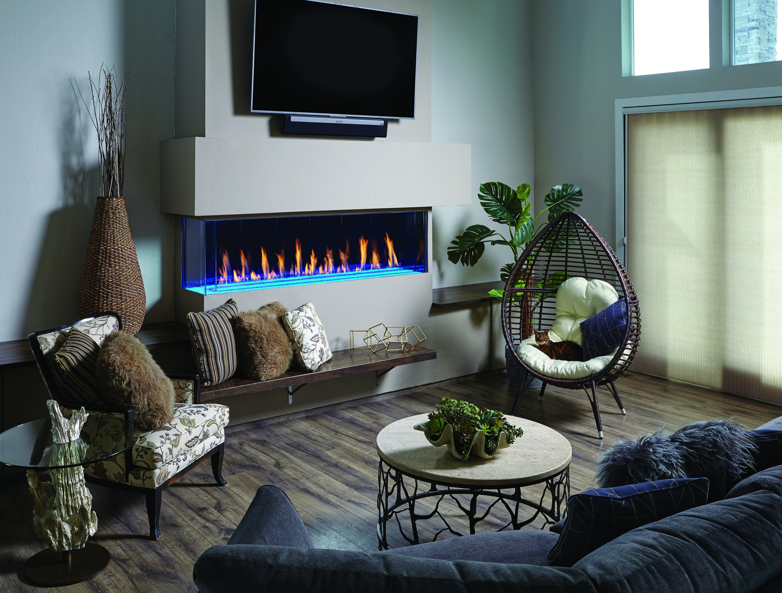 left corner DaVinci gas fireplace in modern living space