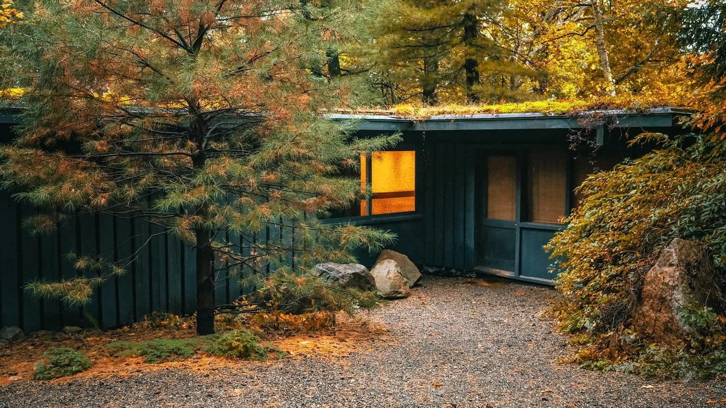 fall is coming @visitmanitoga

#landscape #coldspringny #nature #fall #photography #architecture #designstudio #japanesearchitecture #light