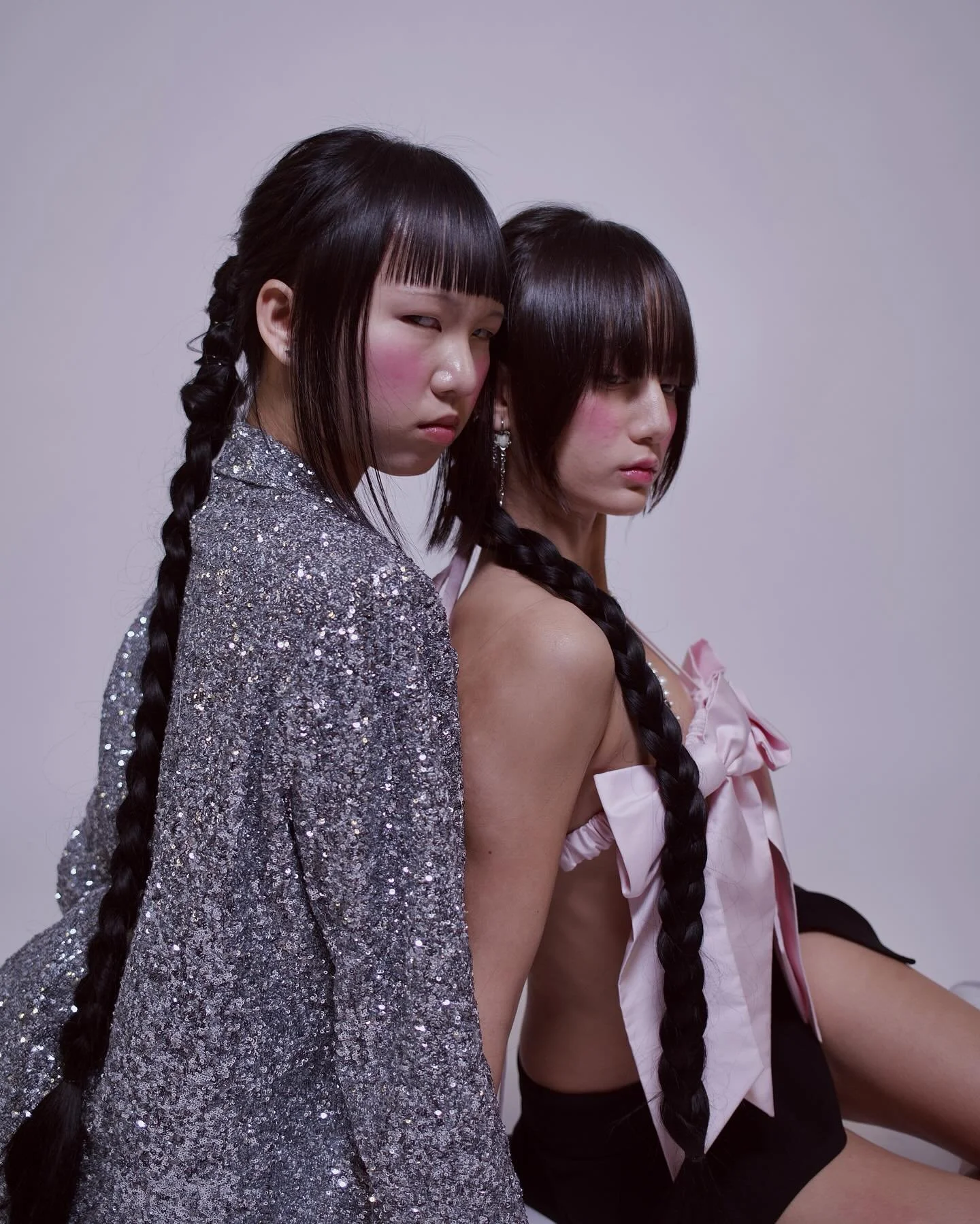 Double 

#twin #sister #model #photo #photoshoot #photooftheday #protrait #protraitphotography #editorial #fashion #nyc #vogue #suit #bow #miumiu #art