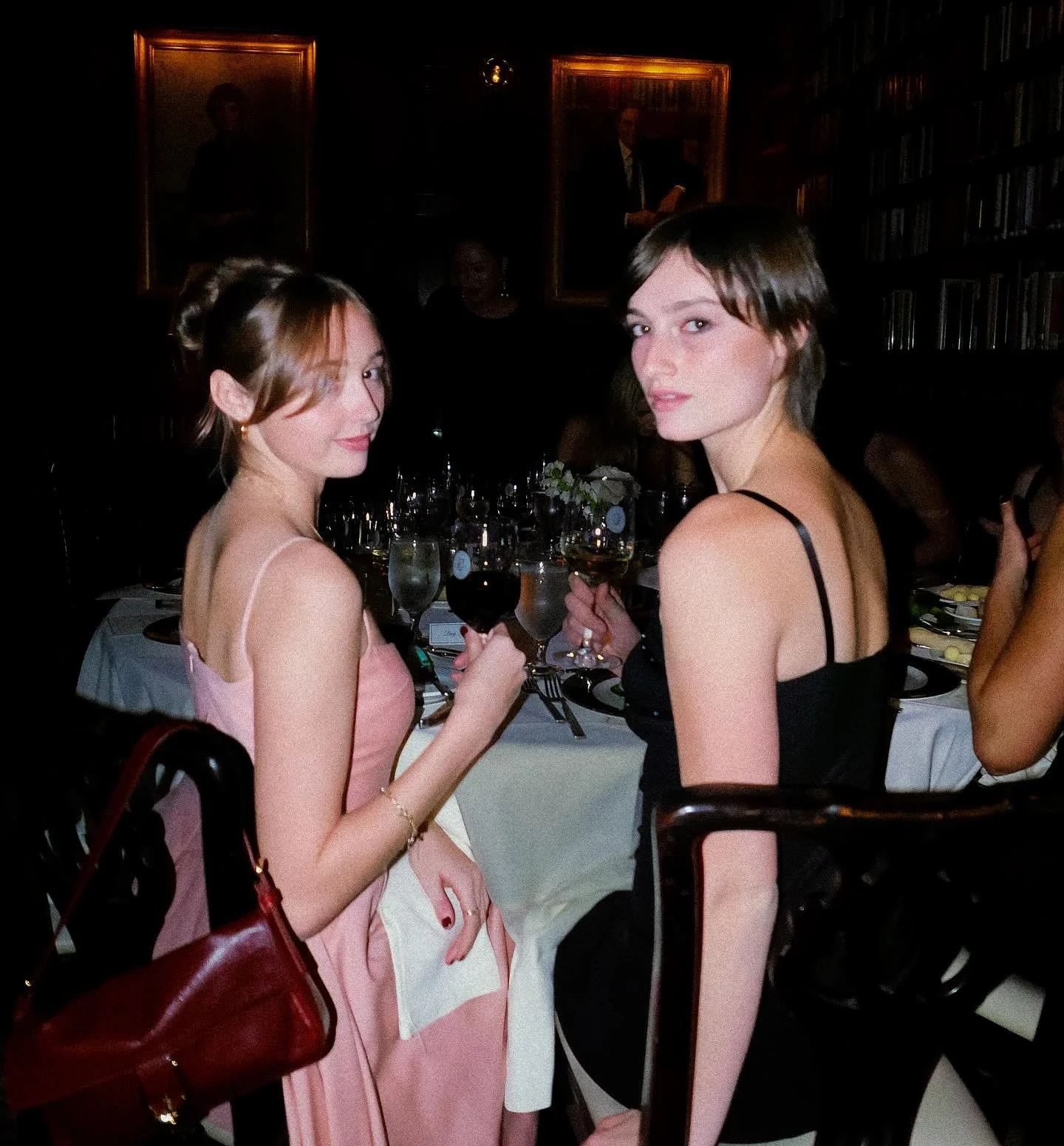 Dress to impress only. Xoxo. 

#gossipgirl #uppereastside #eventphoto #candidphotography #portraitphotography #birthdayparty #nyc #fashion #lotusclub