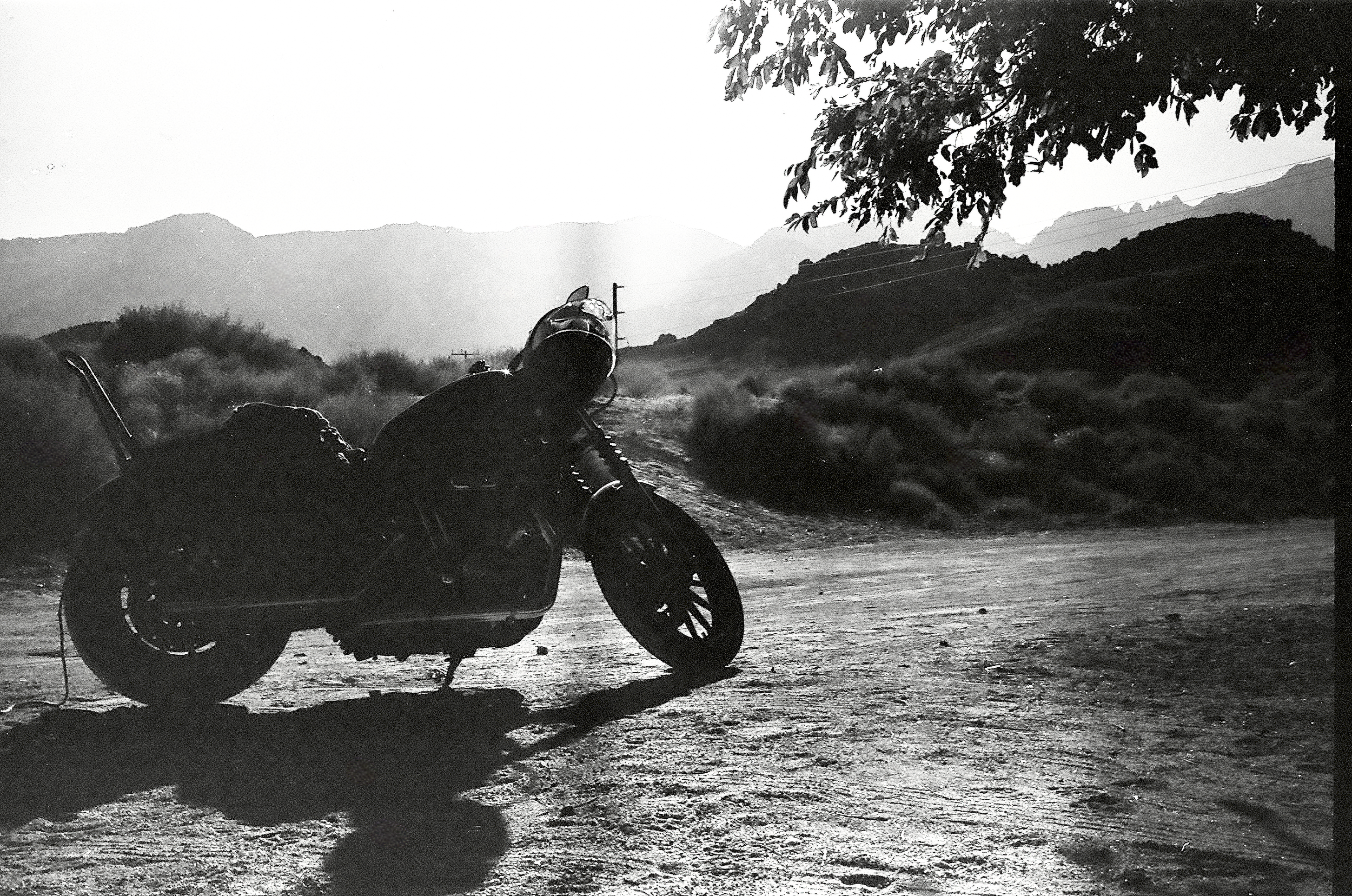Moto - Alabama Hills.png