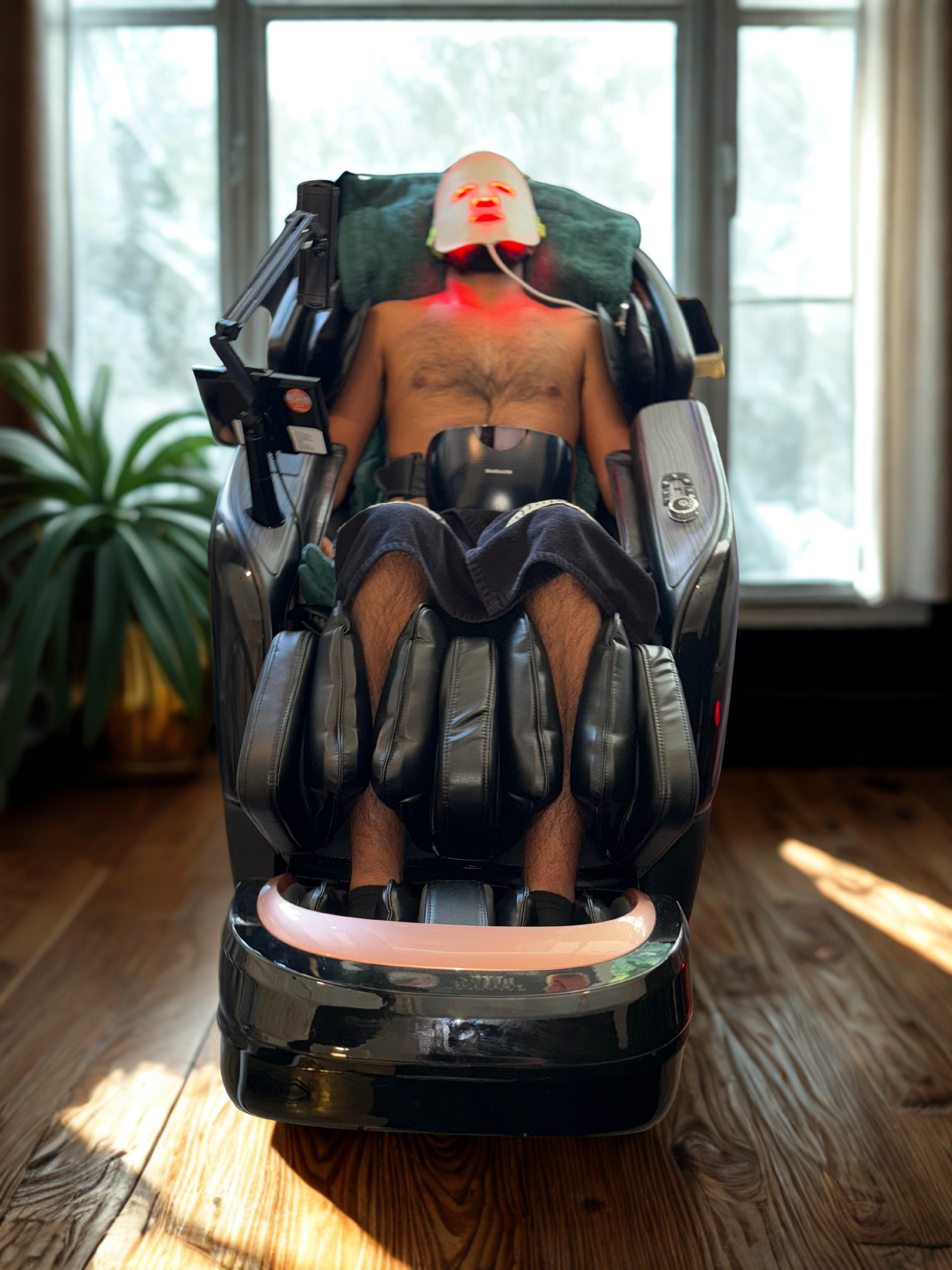 Serenity lymphatic treatment with foot acupuncture, full-body drainage, hot stones, and red light therapy at Shapetress.