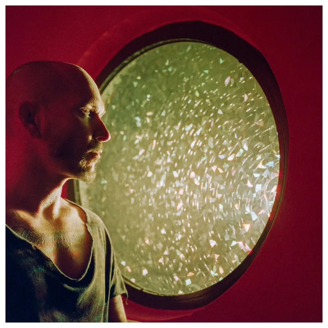 &ldquo;Through the circular lens of infinity, he stands poised on the brink of our next cosmic odyssey.&rdquo;

@cinestillfilm

#hasselblad500cm #cinestillfilm800t 
#brunonovais #drivenbyfilm