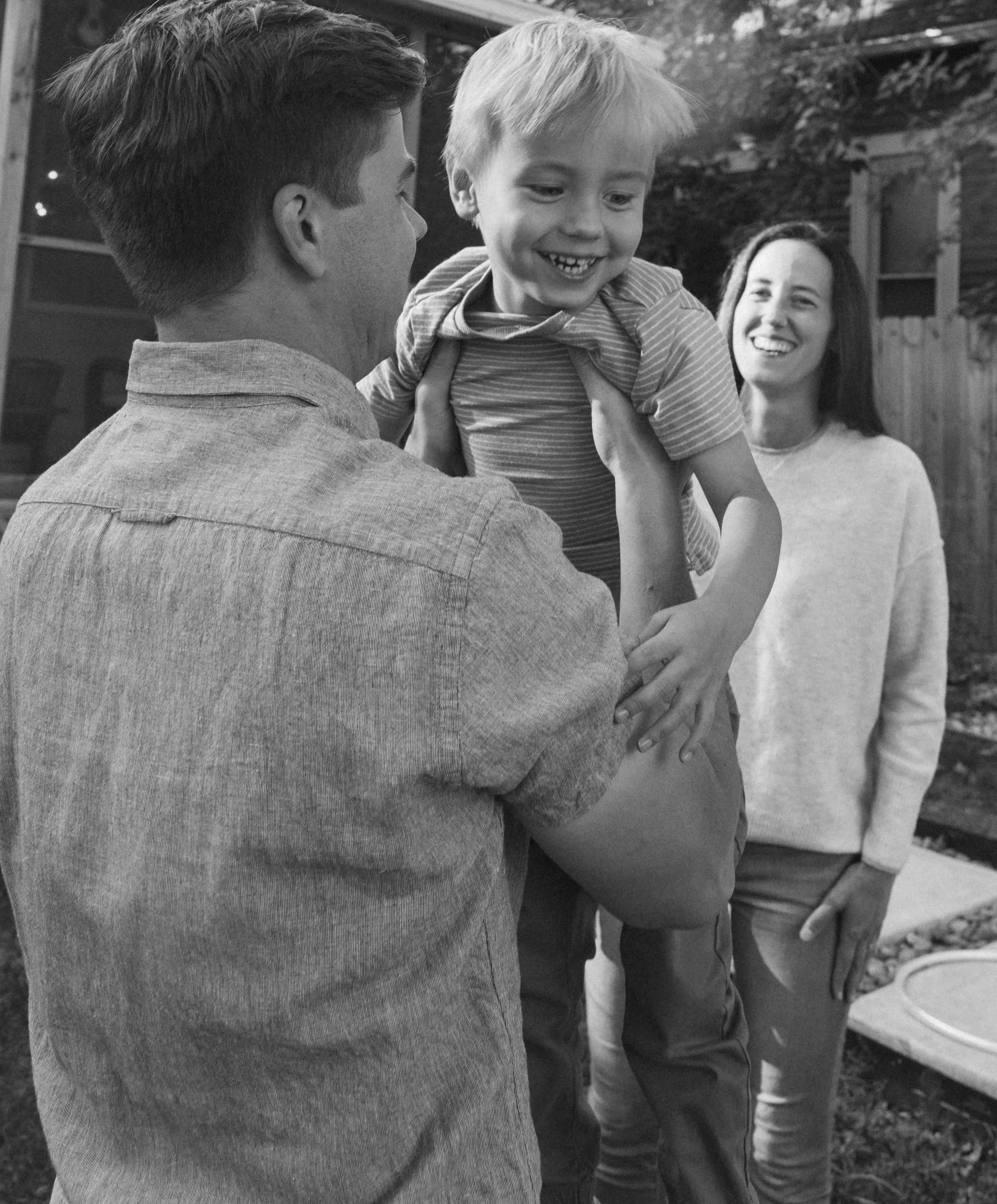 kelsey-bauchle-photo-backyard-family16.jpg