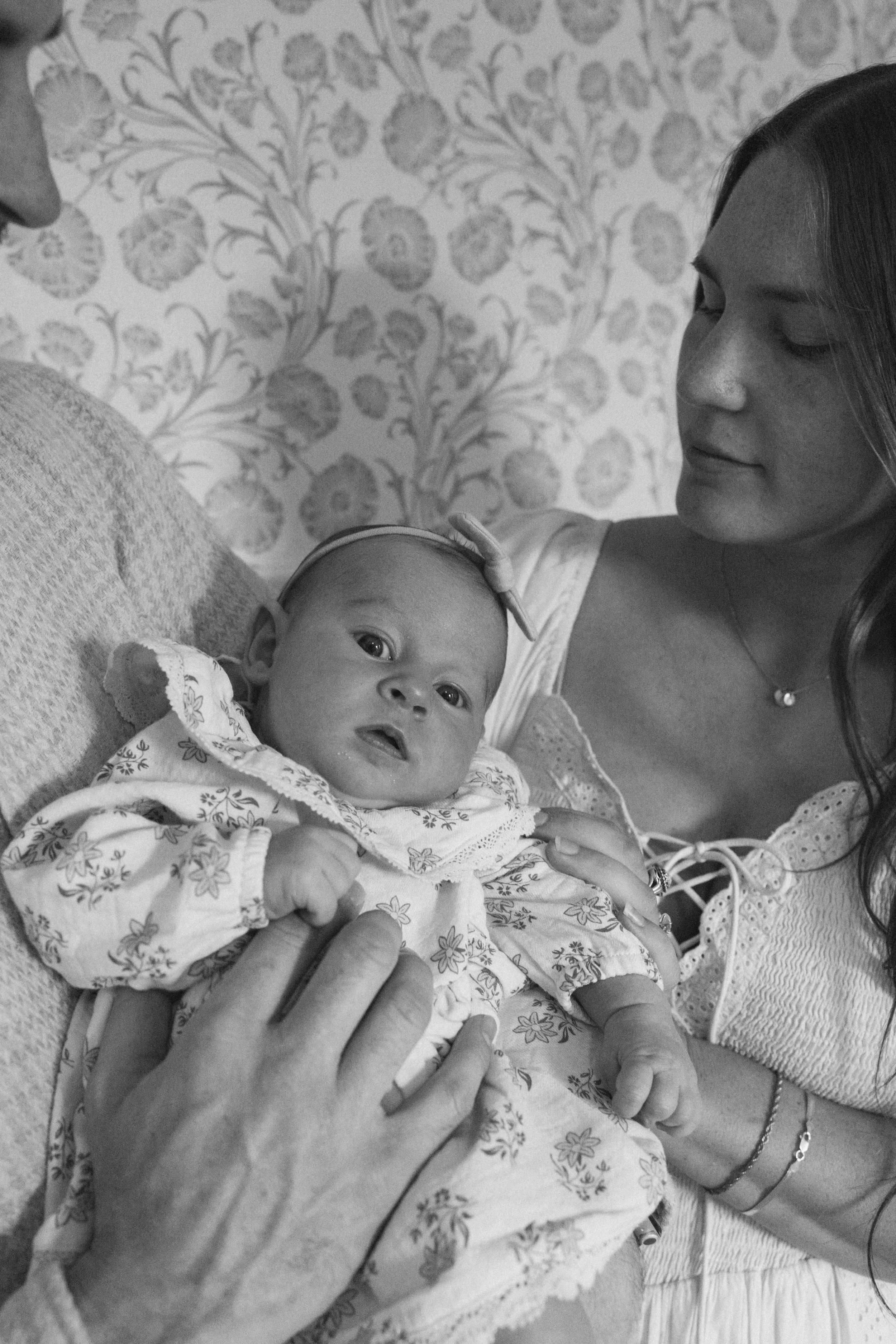kelsey-bauchle-photo-backyard-newborn-family8.jpg