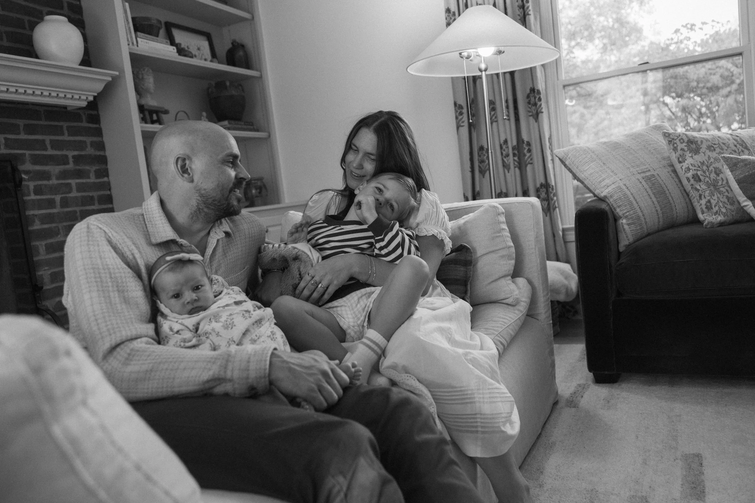 kelsey-bauchle-photo-backyard-newborn-family11.jpg