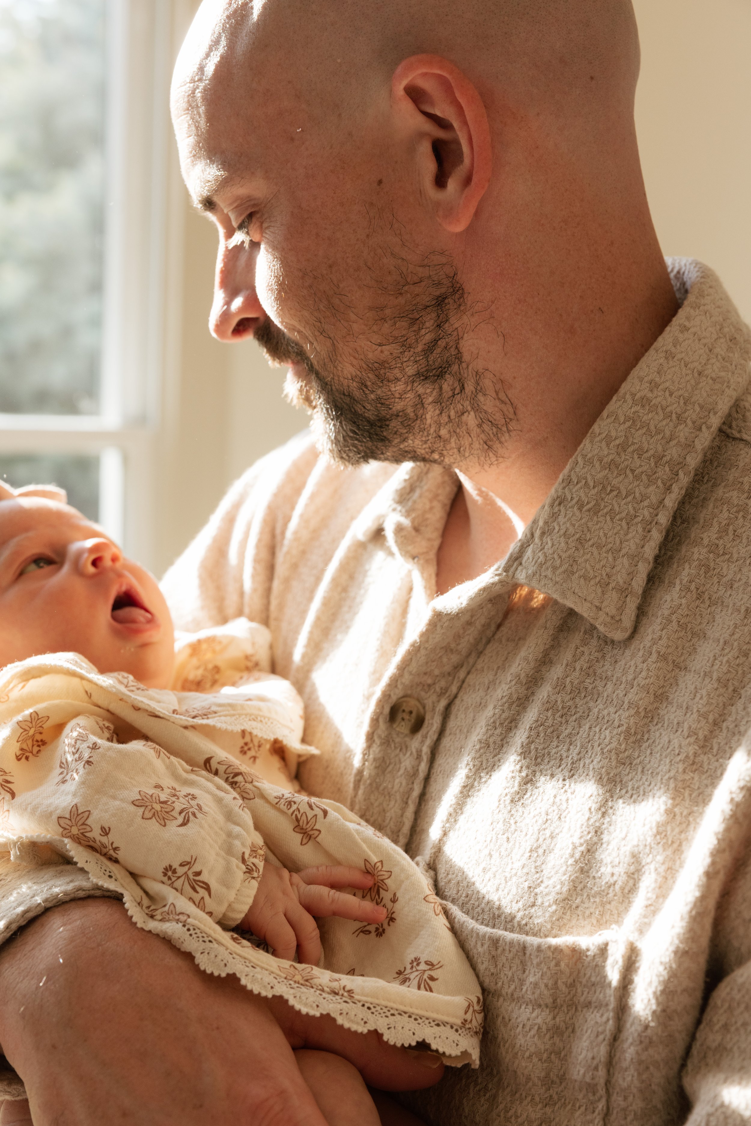 kelsey-bauchle-photo-backyard-newborn-family16.jpg