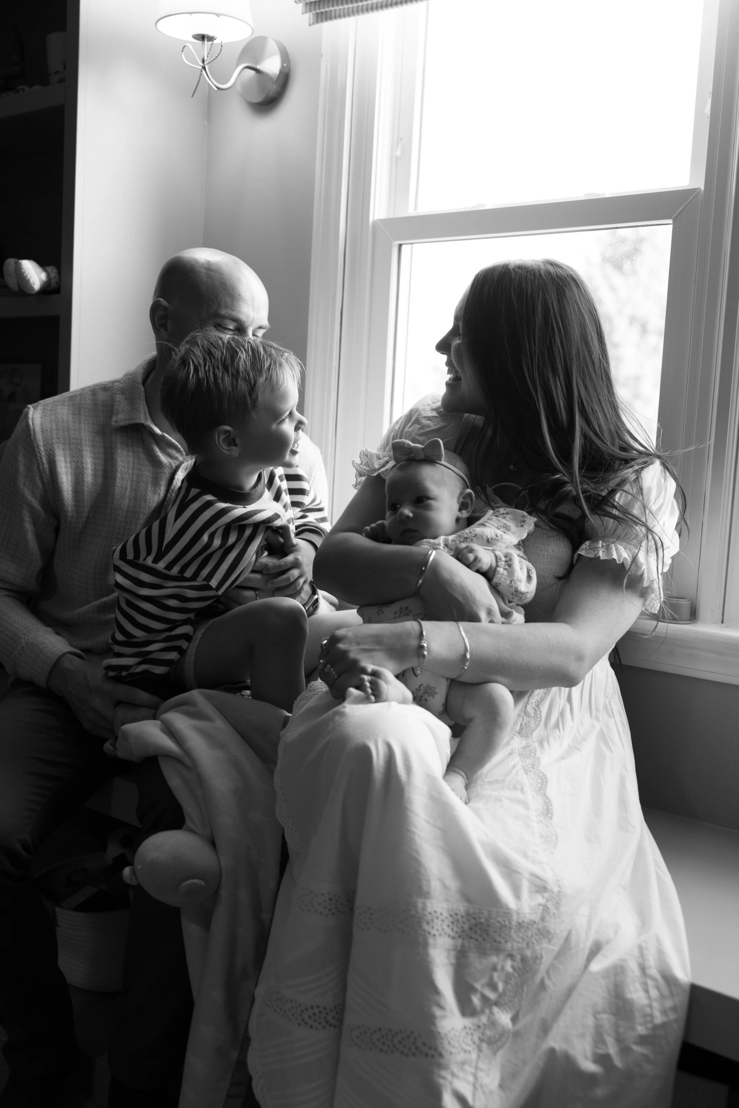kelsey-bauchle-photo-backyard-newborn-family20.jpg