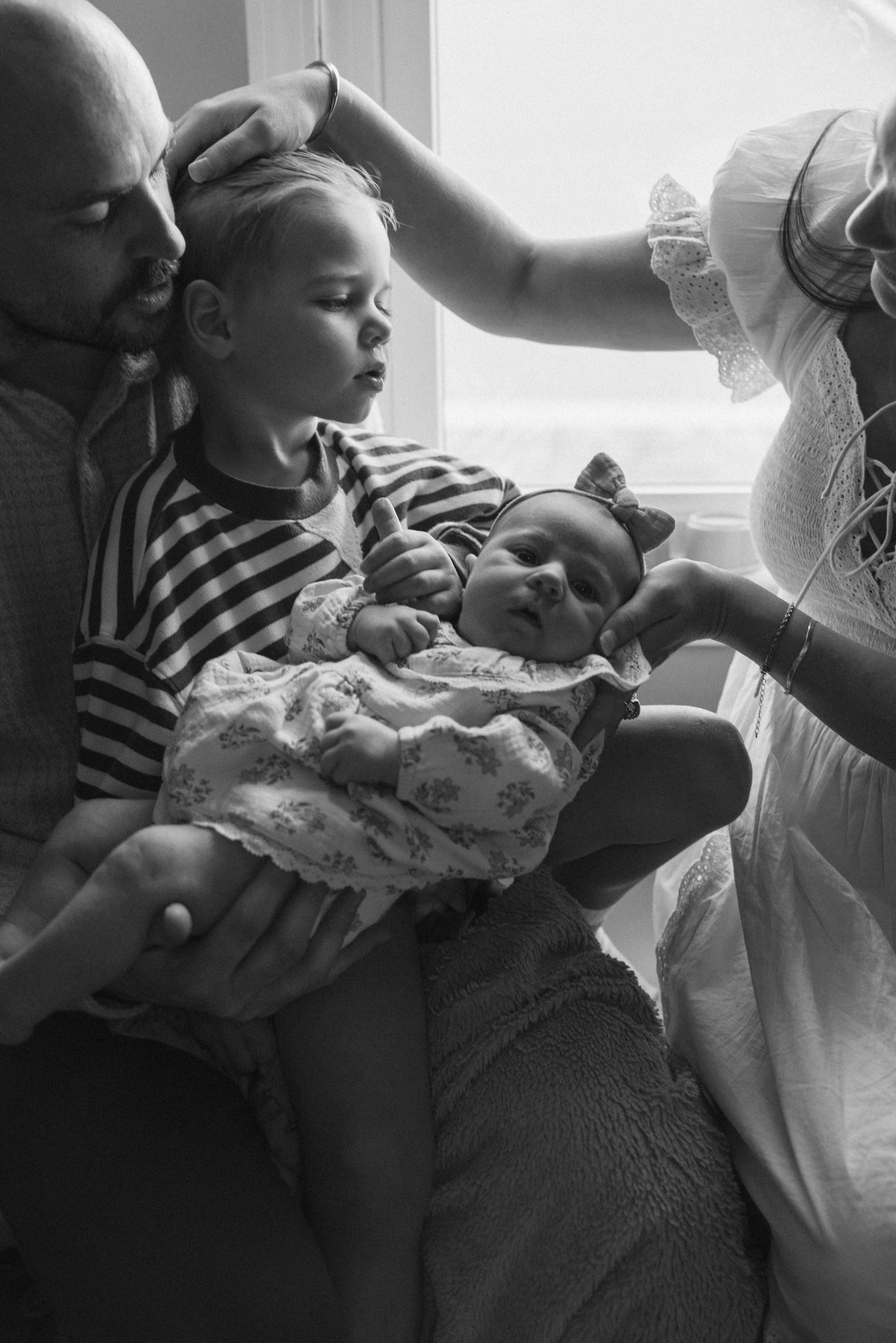 kelsey-bauchle-photo-backyard-newborn-family25.jpg