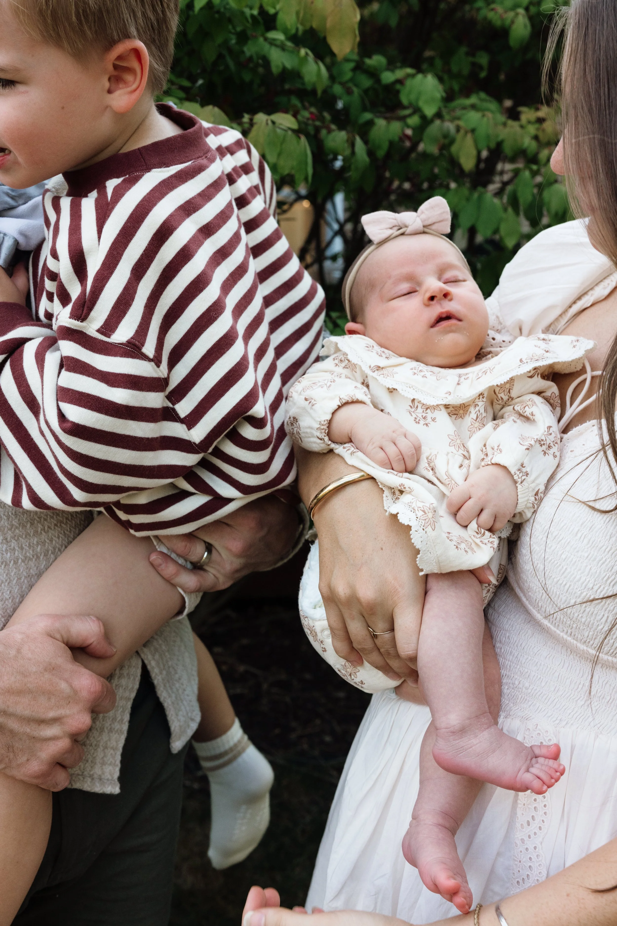 kelsey-bauchle-photo-backyard-newborn-family27.jpg