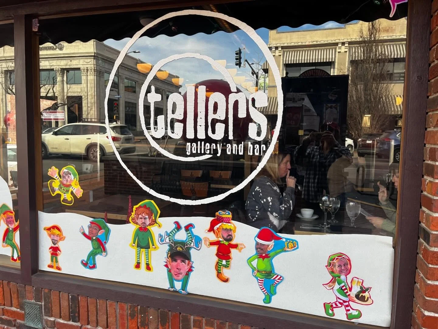 come see the cutest elves in town! 🎄🎁❄️🥂
-
holiday hours: closed the 24th &amp; 25th, open the 26th for dinner