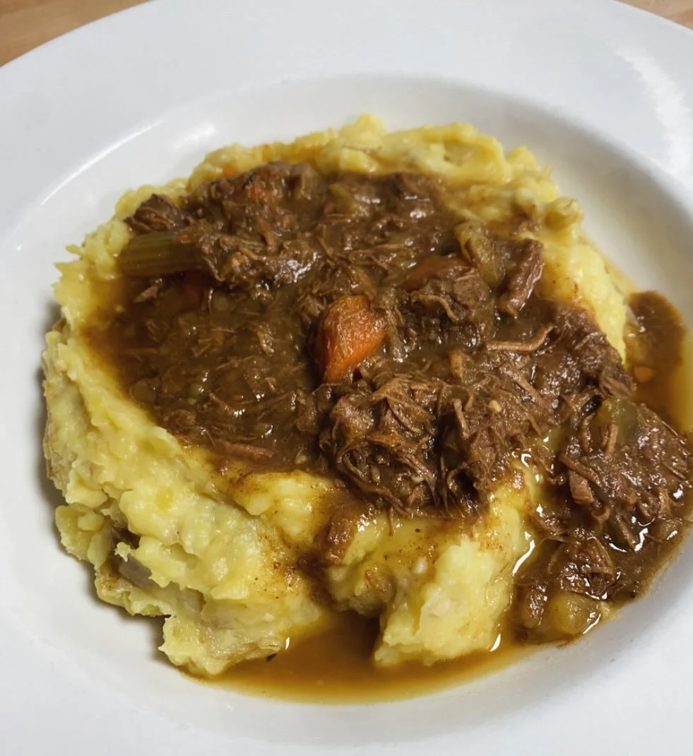 happy st pat&rsquo;s, columbia! tonight, we bring you a classic irish beef stew served over our garlic mashed potatoes &mdash; hearty, warm &amp; delicious! pair it with a guinness or irish red draft for the perfect meal! see you soon!
-
kitchen open