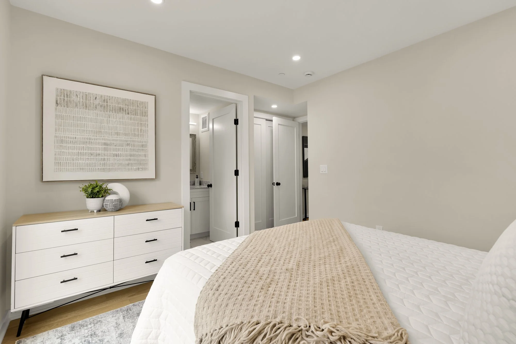 2606 41st St NW 6-0019.jpg