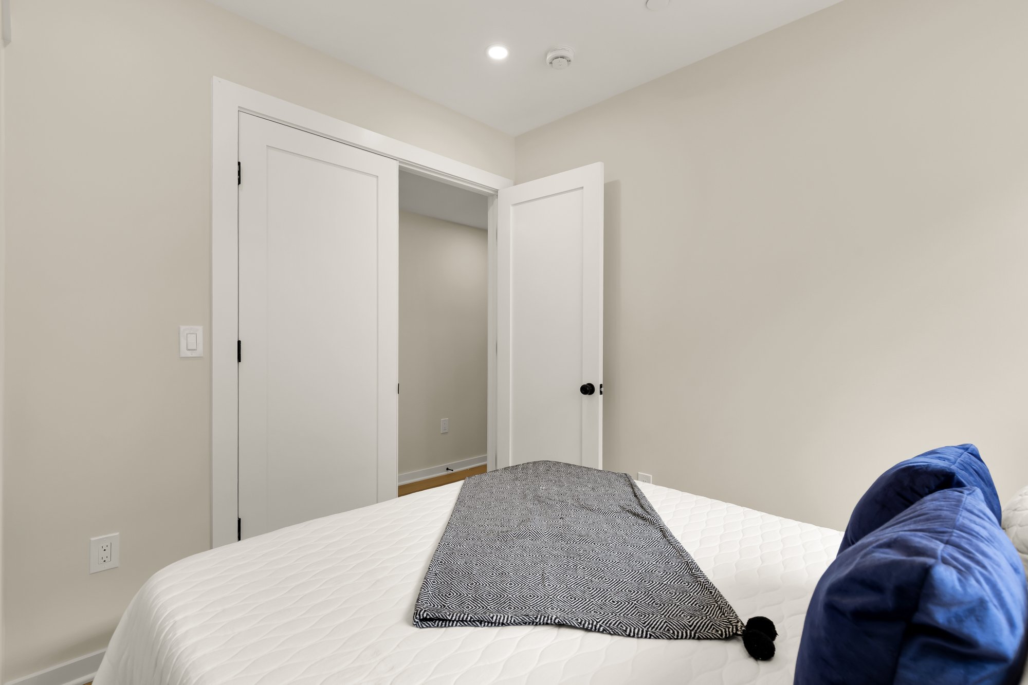 2606 41st St NW 6-0016.jpg