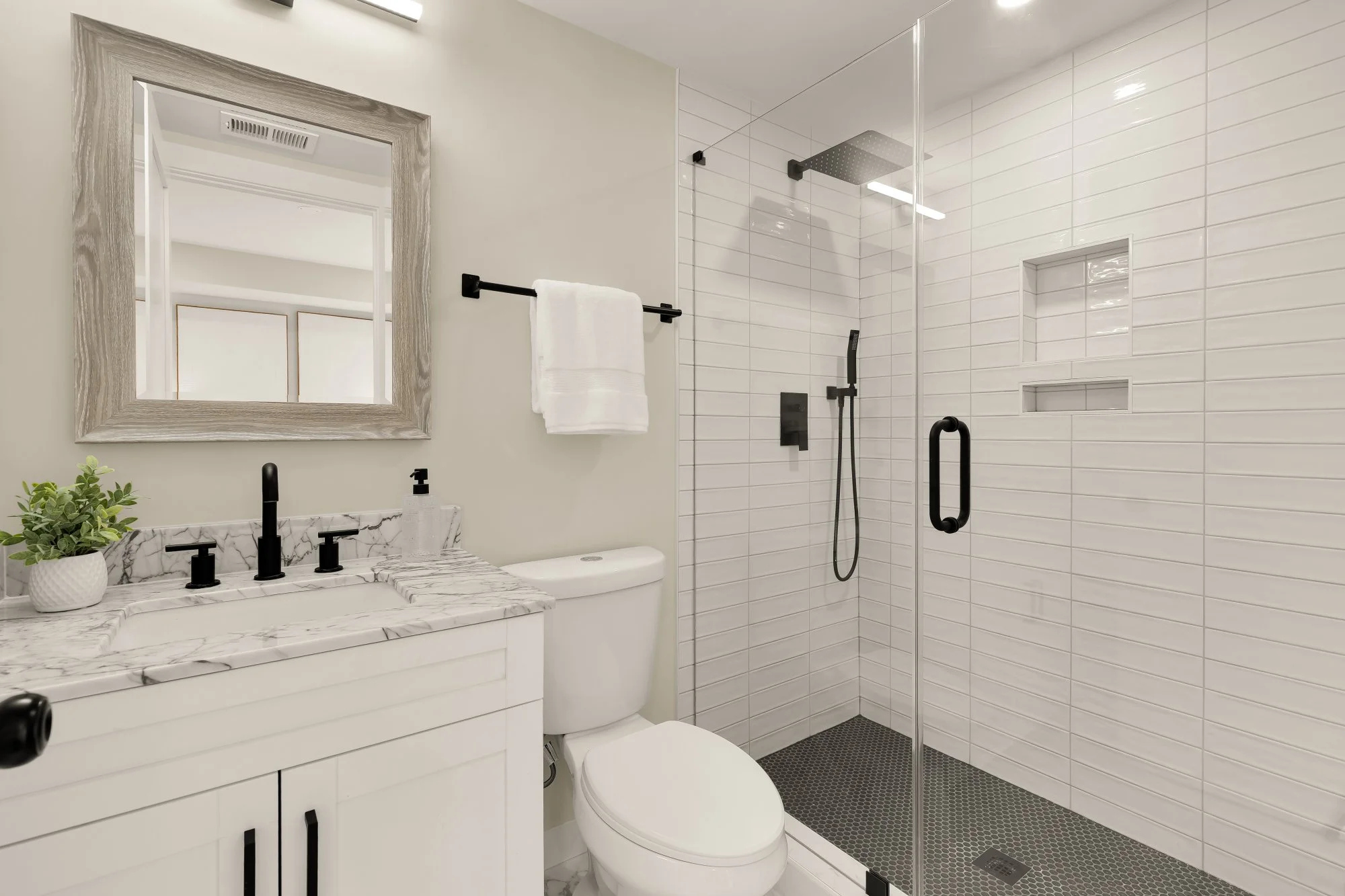 2606 41st St NW 5-0023.jpg