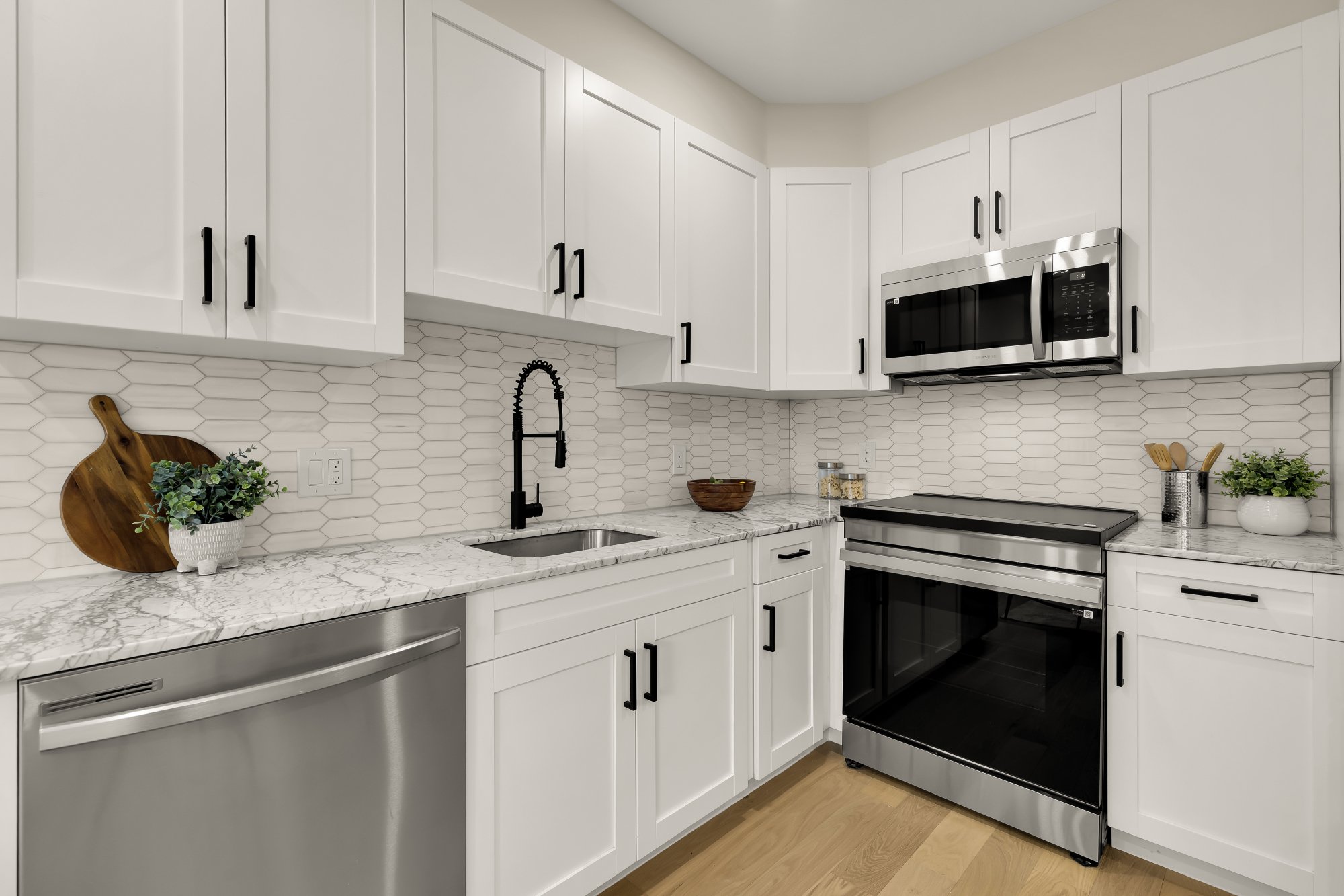 2606 41st St NW 6-0004.jpg