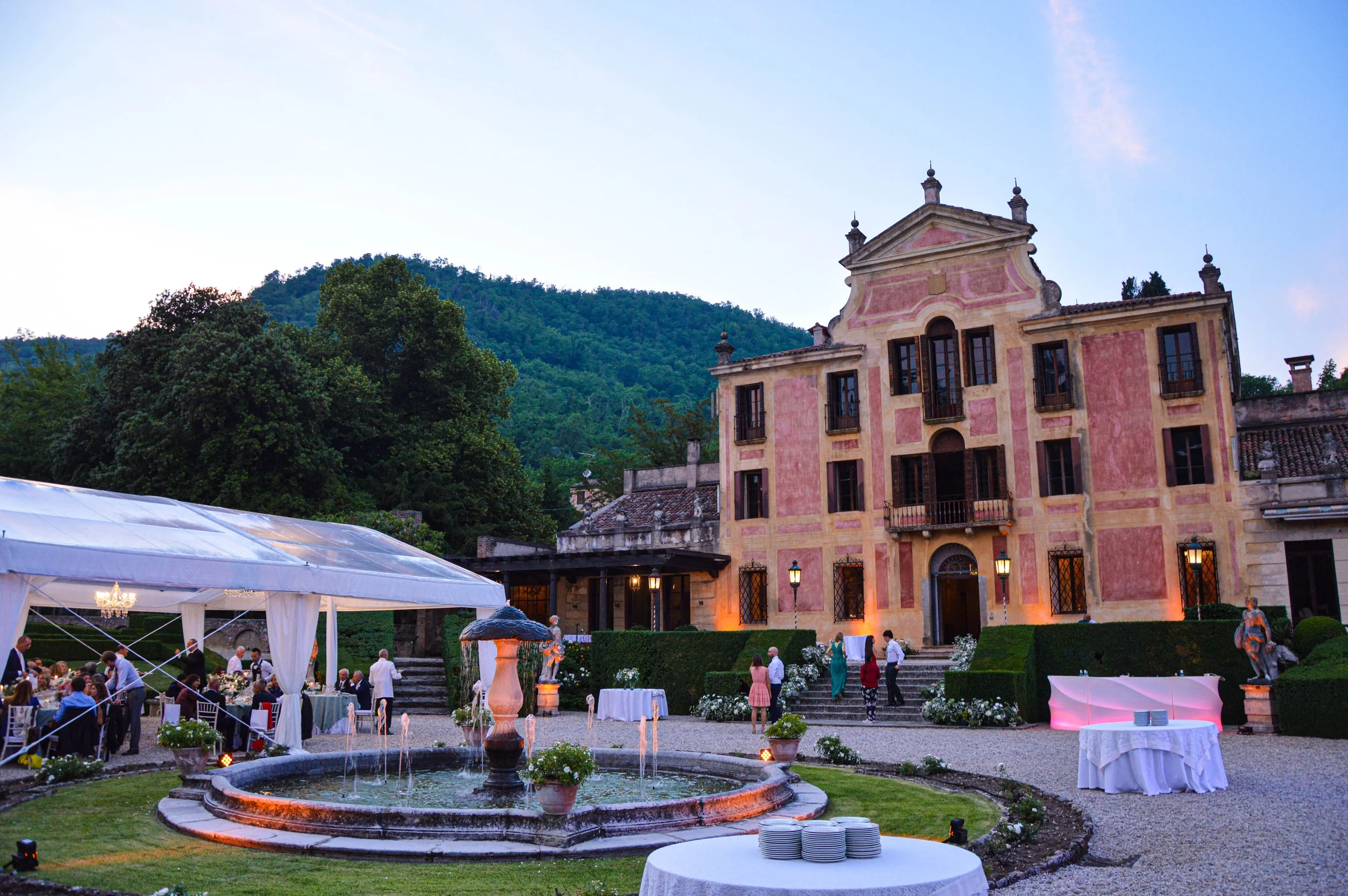 ILLUMINAZIONE FACCIATA E GIARDINO.jpg