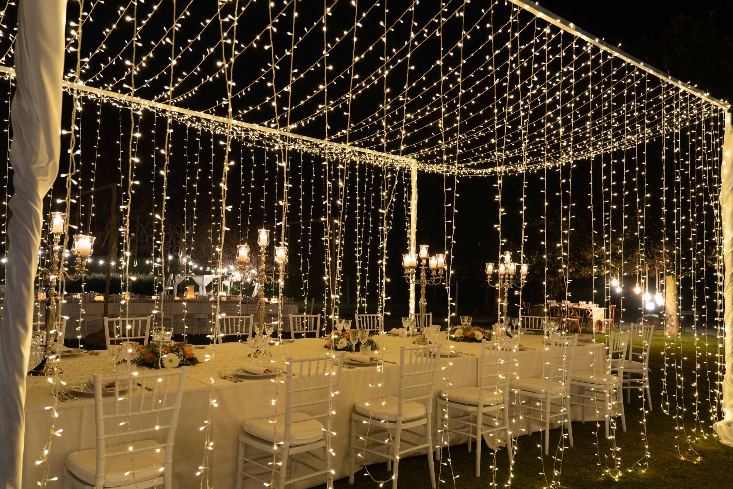 CALATA DI LUCI TAVOLO PRESIDENZIALE (2).jpg