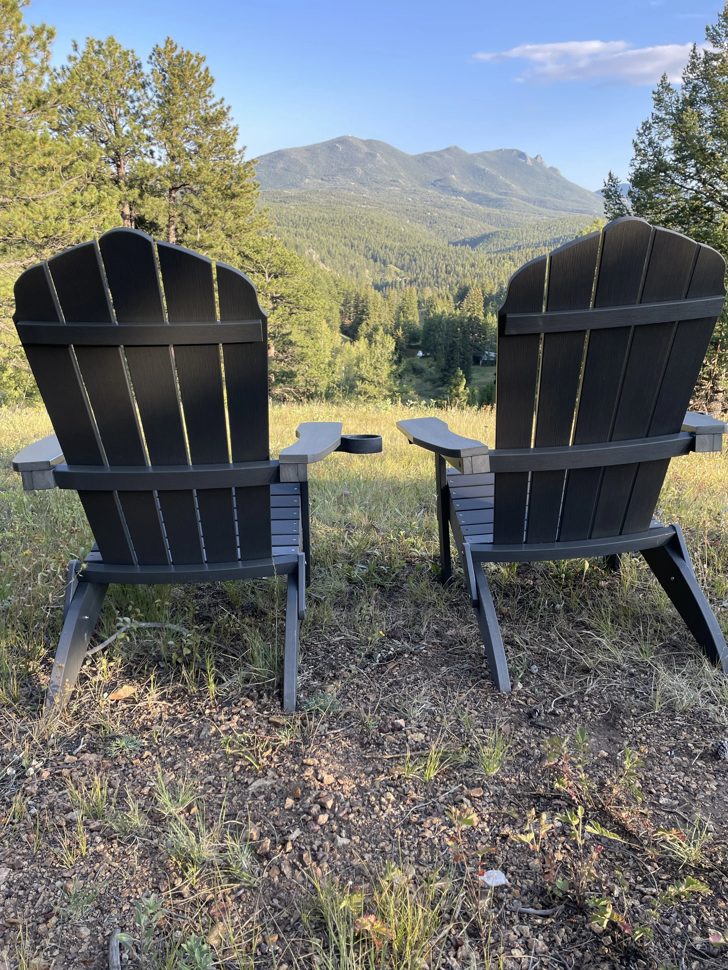 outdoor seating and mountain views at Zen Mountain Retreat