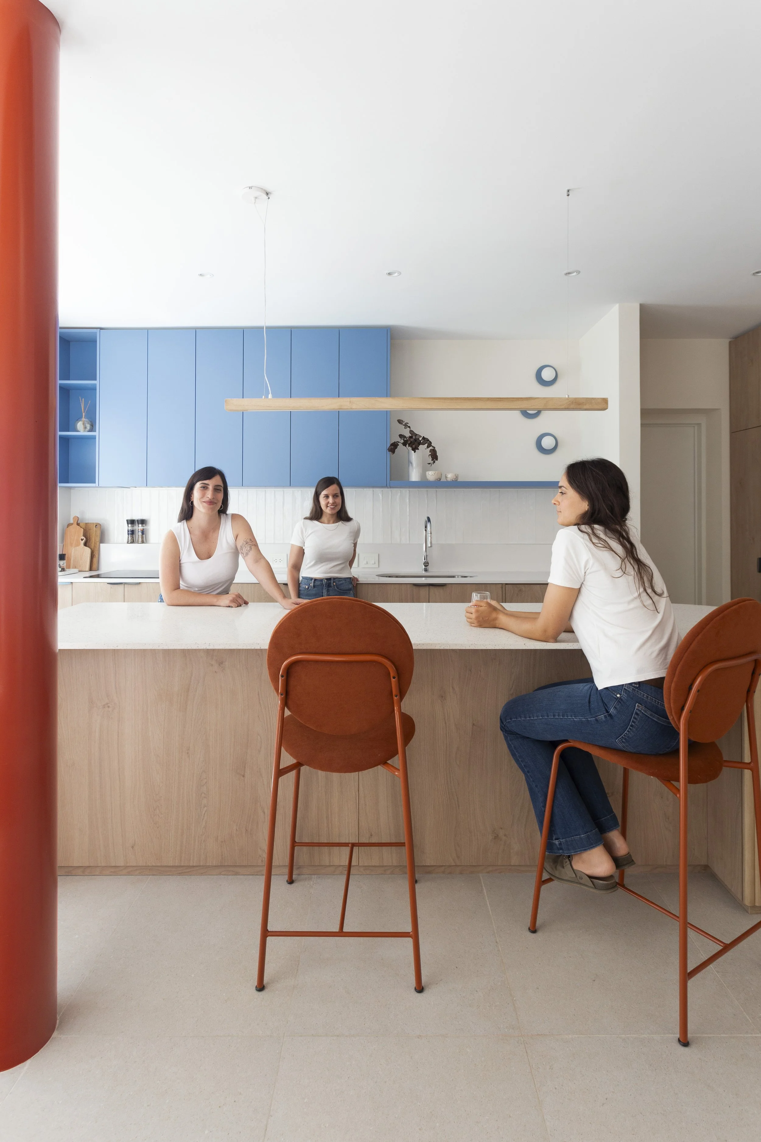 Revista Living, Octubre 2025: Contrastes y Memoria