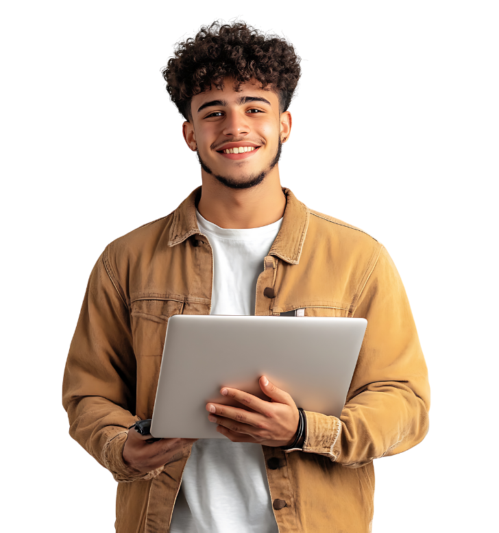 Jeune homme souriant tenant un ordinateur portable, portant une veste beige et un t-shirt blanc.