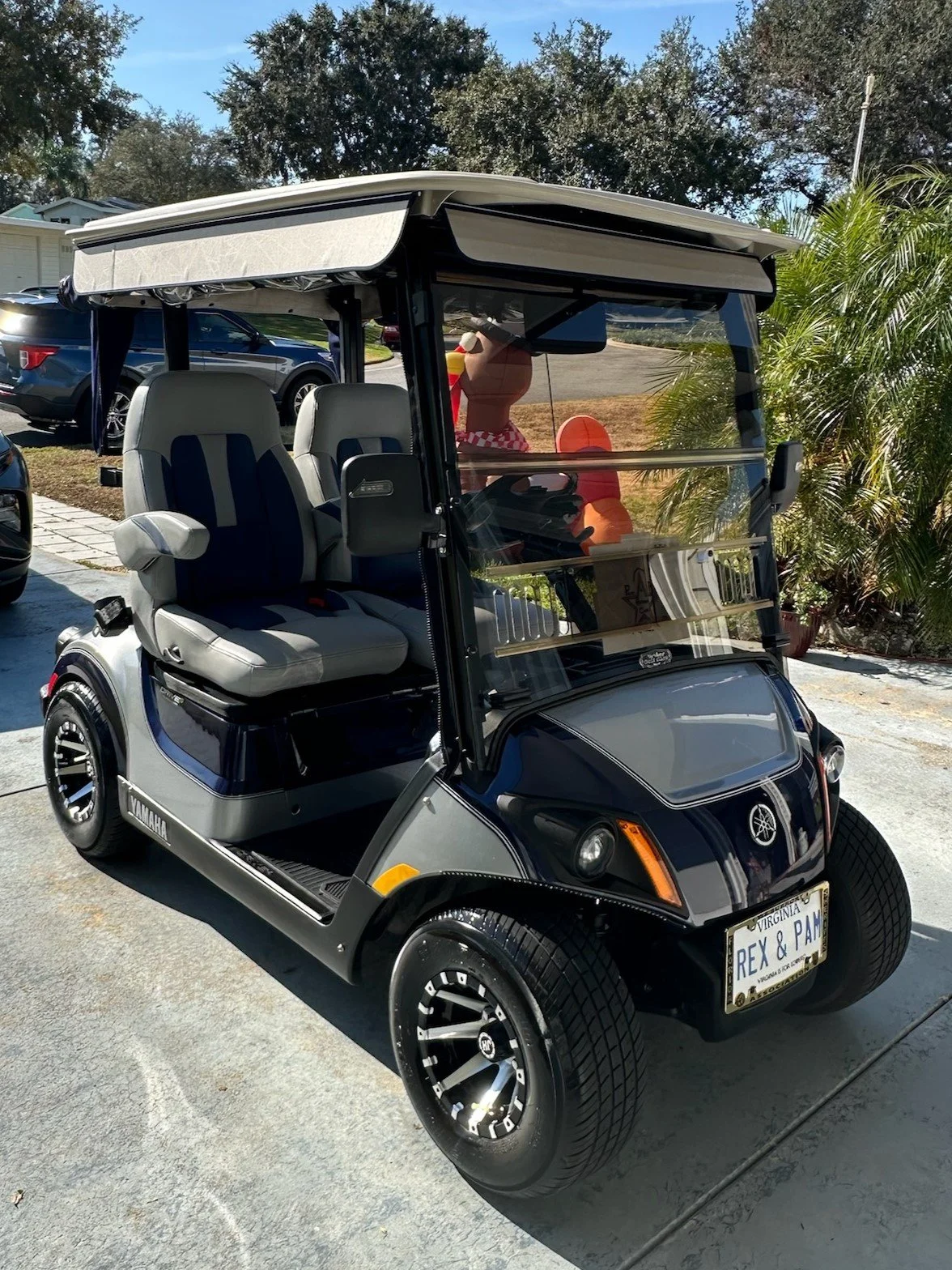clean 2 seater golf cart