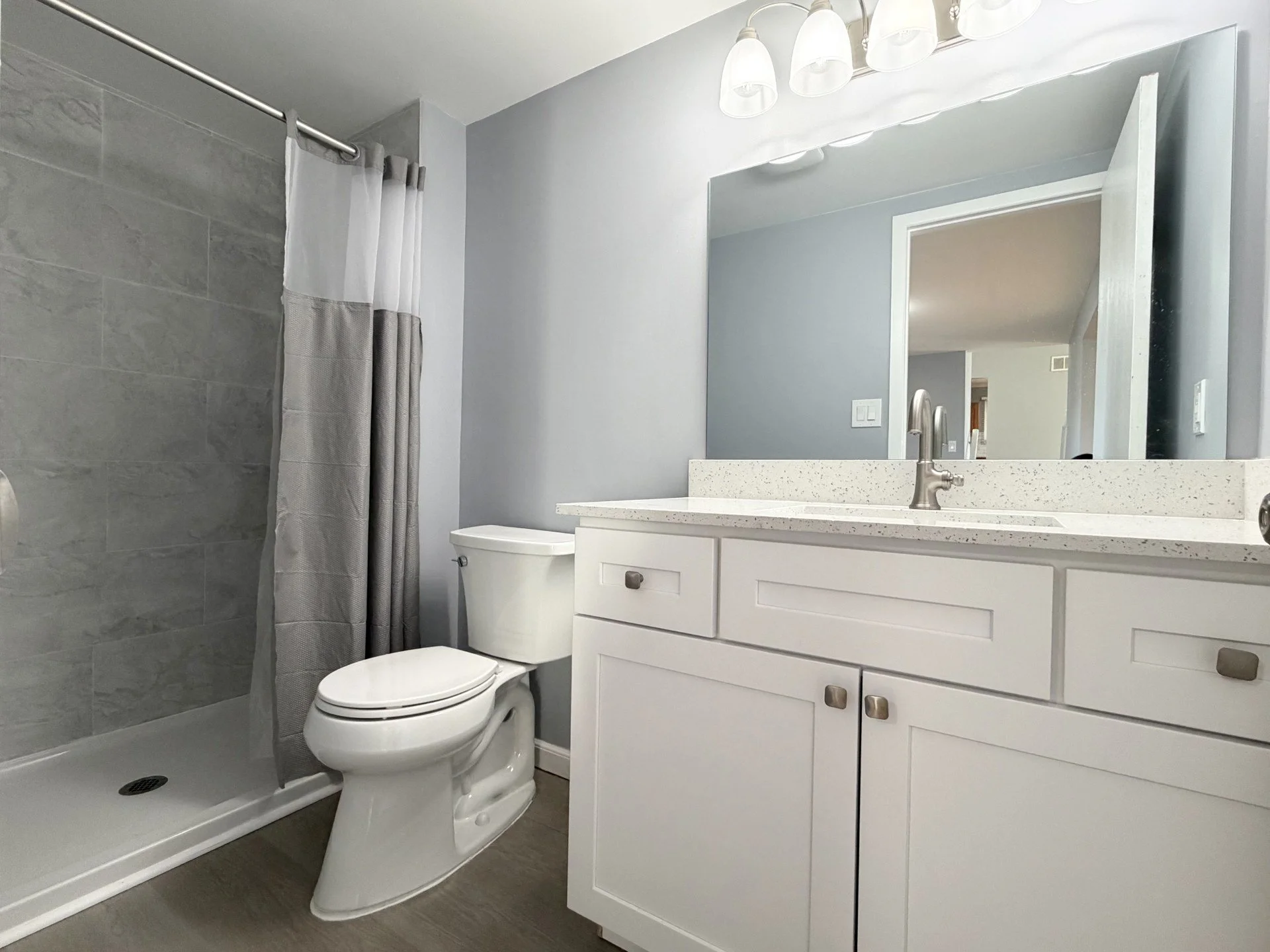 Main Level 3-4 bath.jpg