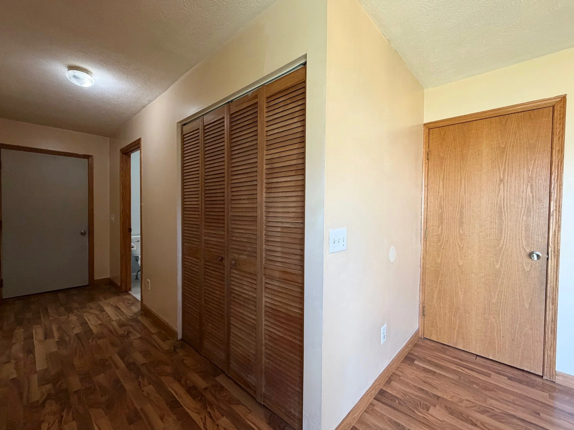 Hallway to garage.jpg