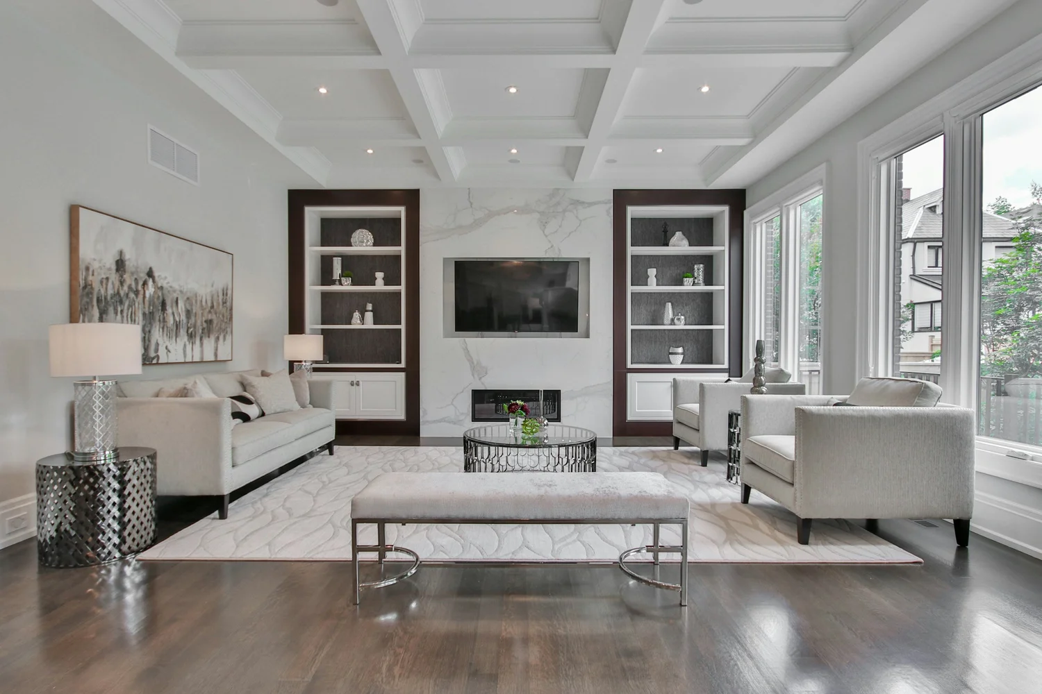 Bright living room with Legnovero flooring