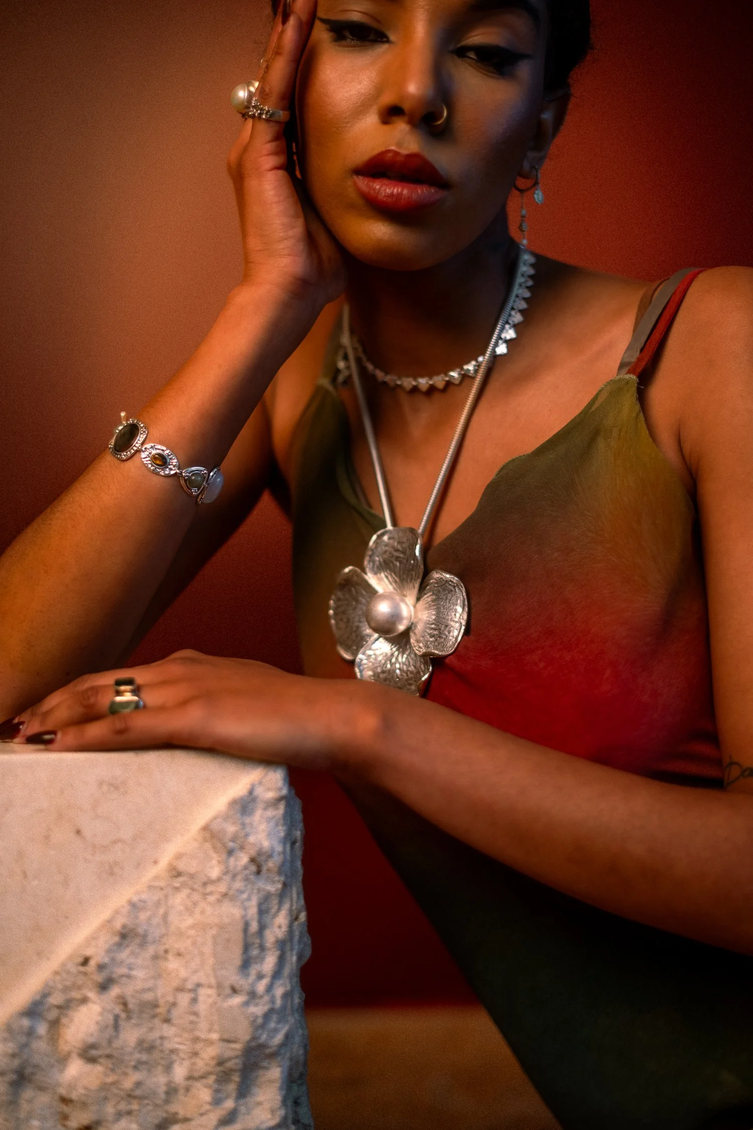 Look1-CleopatrasBling-09.jpg