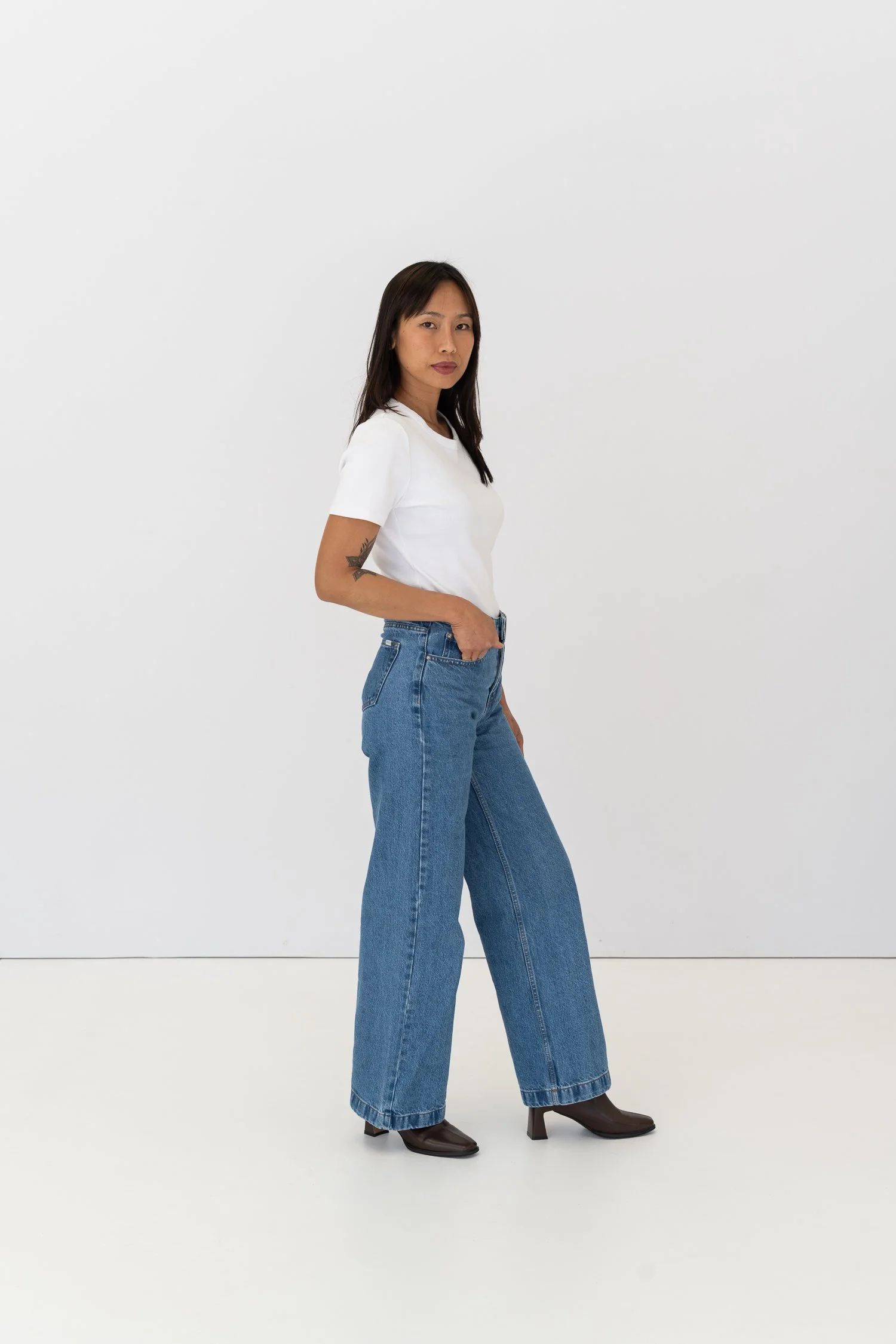Model-Nizel-02.jpg
