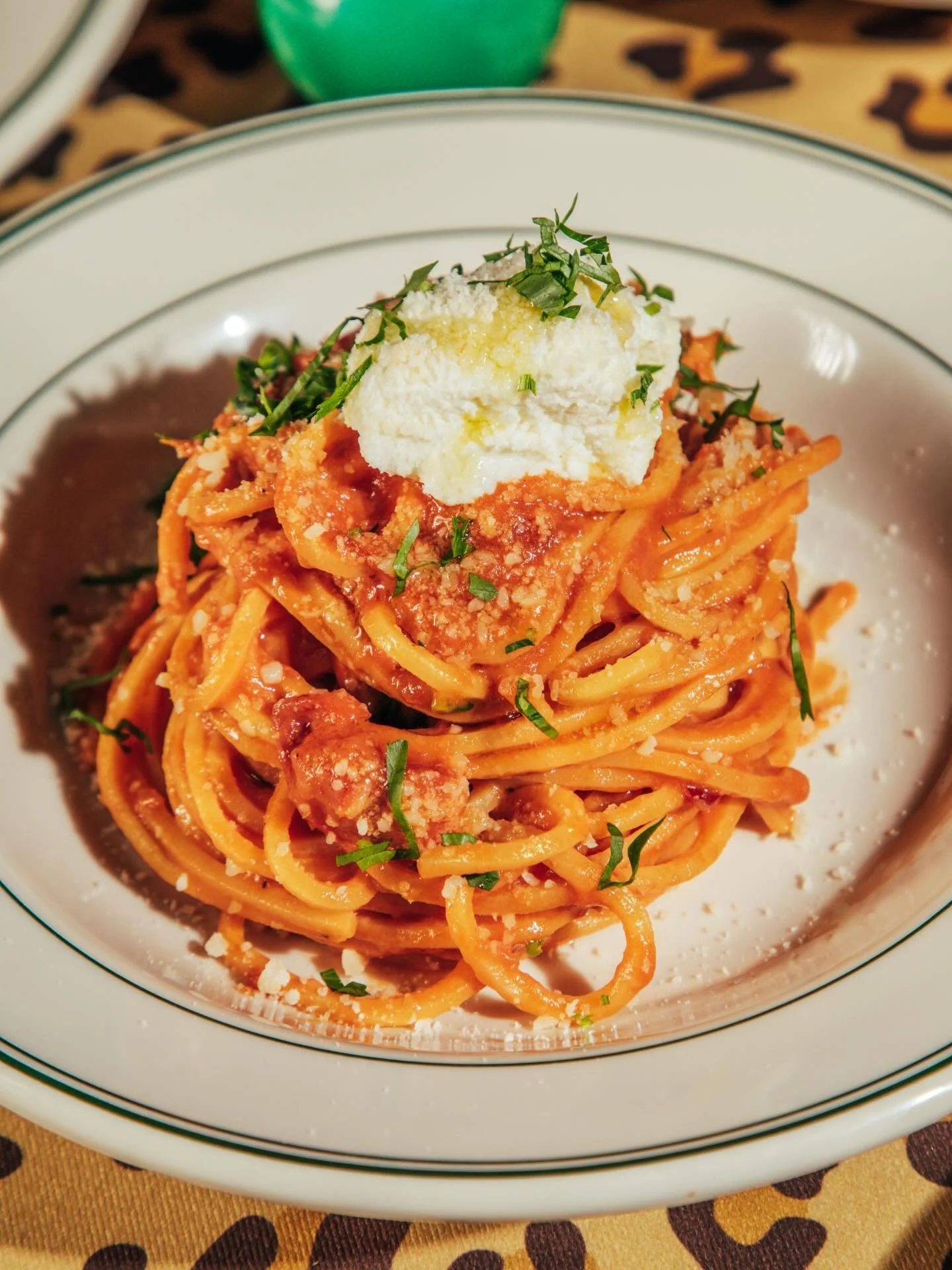 January 9th marks the dawn of Scarlett.
Where Italian influences meet familiar flavors, and cocktails are crafted with a wink.
A place that slowly takes you in as the evening deepens.
A fresh chapter begins-social, sultry, and unforgettable.
Come for