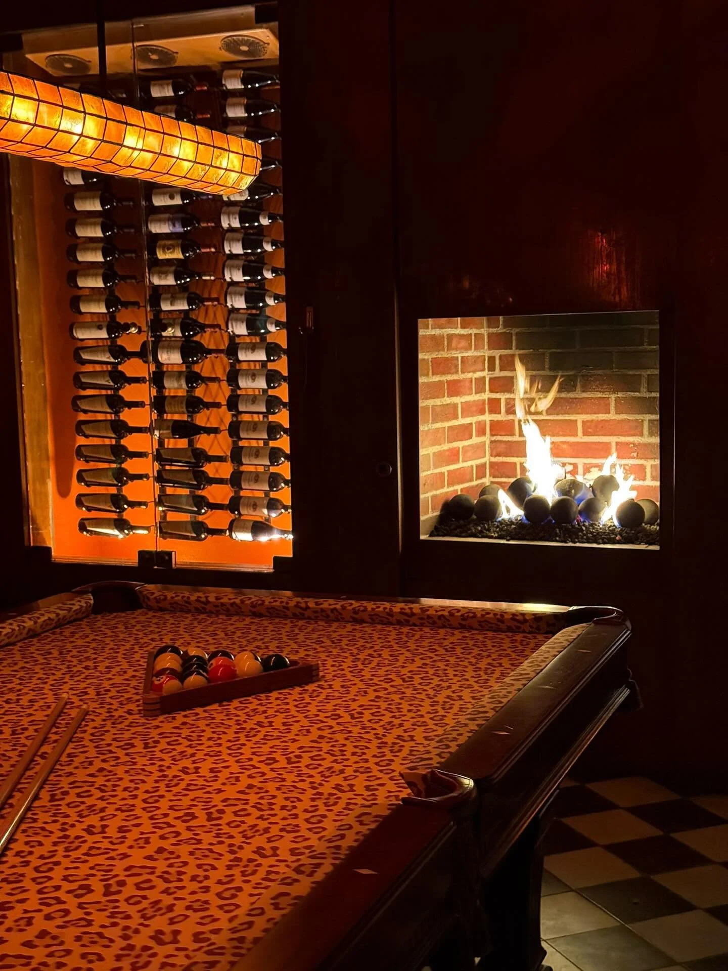 Flavors on the plate. Tension at the table. 
Sip, bite, aim. 
Come for dinner, stay for trouble&hellip;💋

Book via the link in bio!