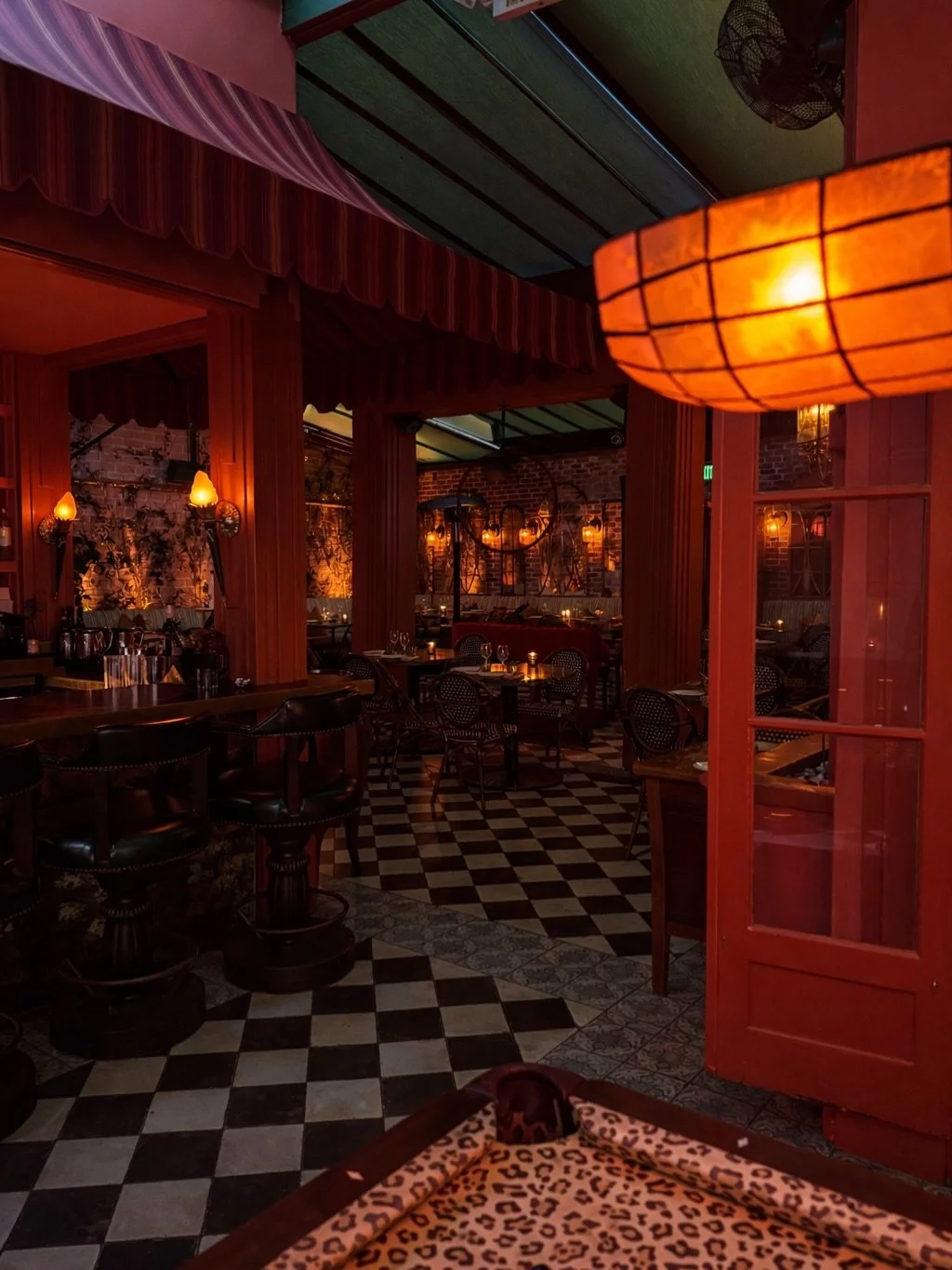 Not your usual night.
Come for dinner, stay for trouble&hellip;💋

Reserve your Scarlett experience. Link in bio