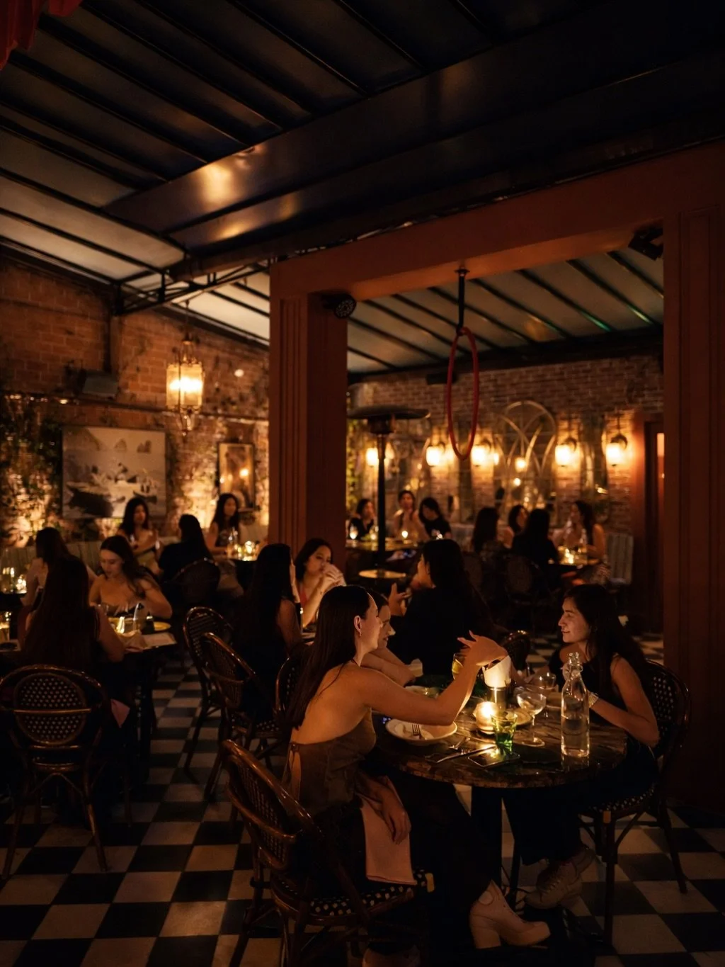 International Women&rsquo;s Day at Scarlett.✨
This Sunday, March 8.
A glass of @thewhisperingangel ros&eacute; for everyone.

Come for dinner, stay for trouble&hellip;💋

Reserve your spot! Link in bio