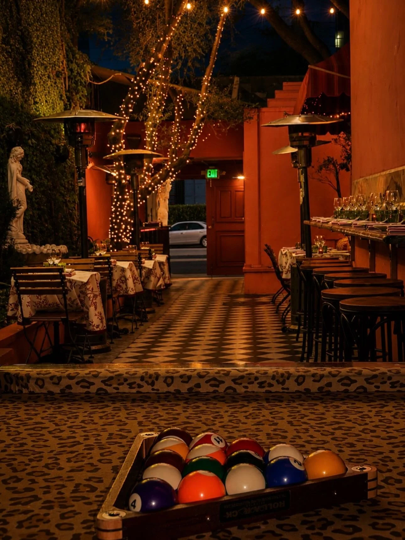 Stay a little longer.
Order another round. 
The night is young.👀

Come for dinner, stay for trouble&hellip;💋

Link in bio