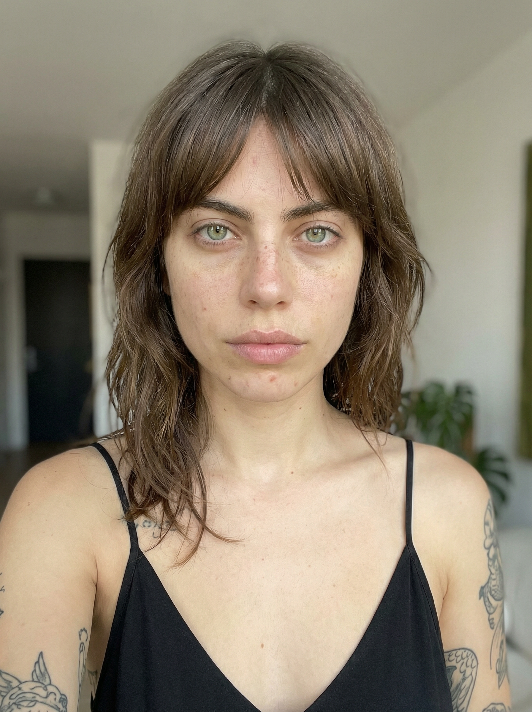 freepik__natural-portrait-of-this-woman-in-image-img1-img2-__84098.png