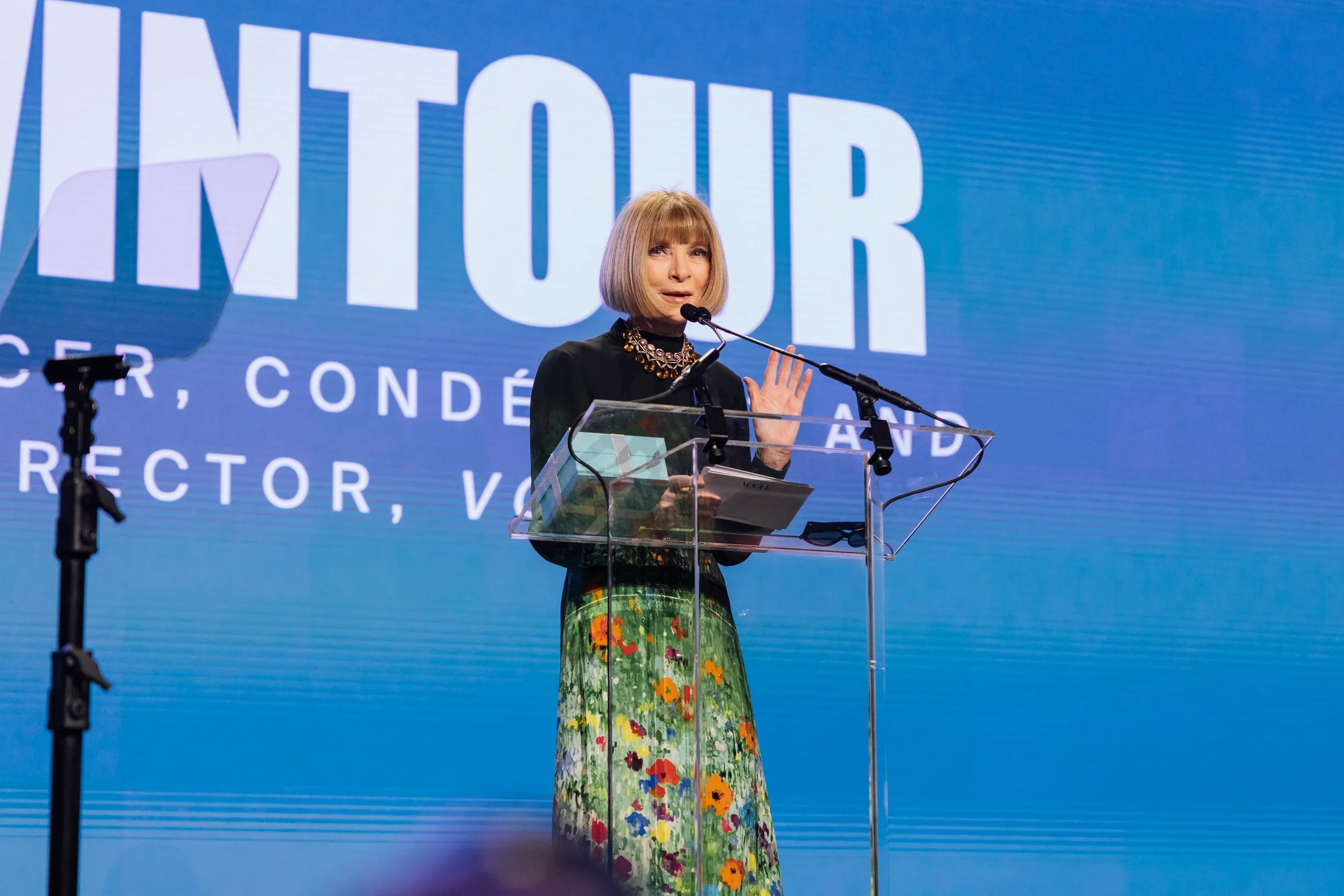 anna_wintour_speaker_NYFashion.webp