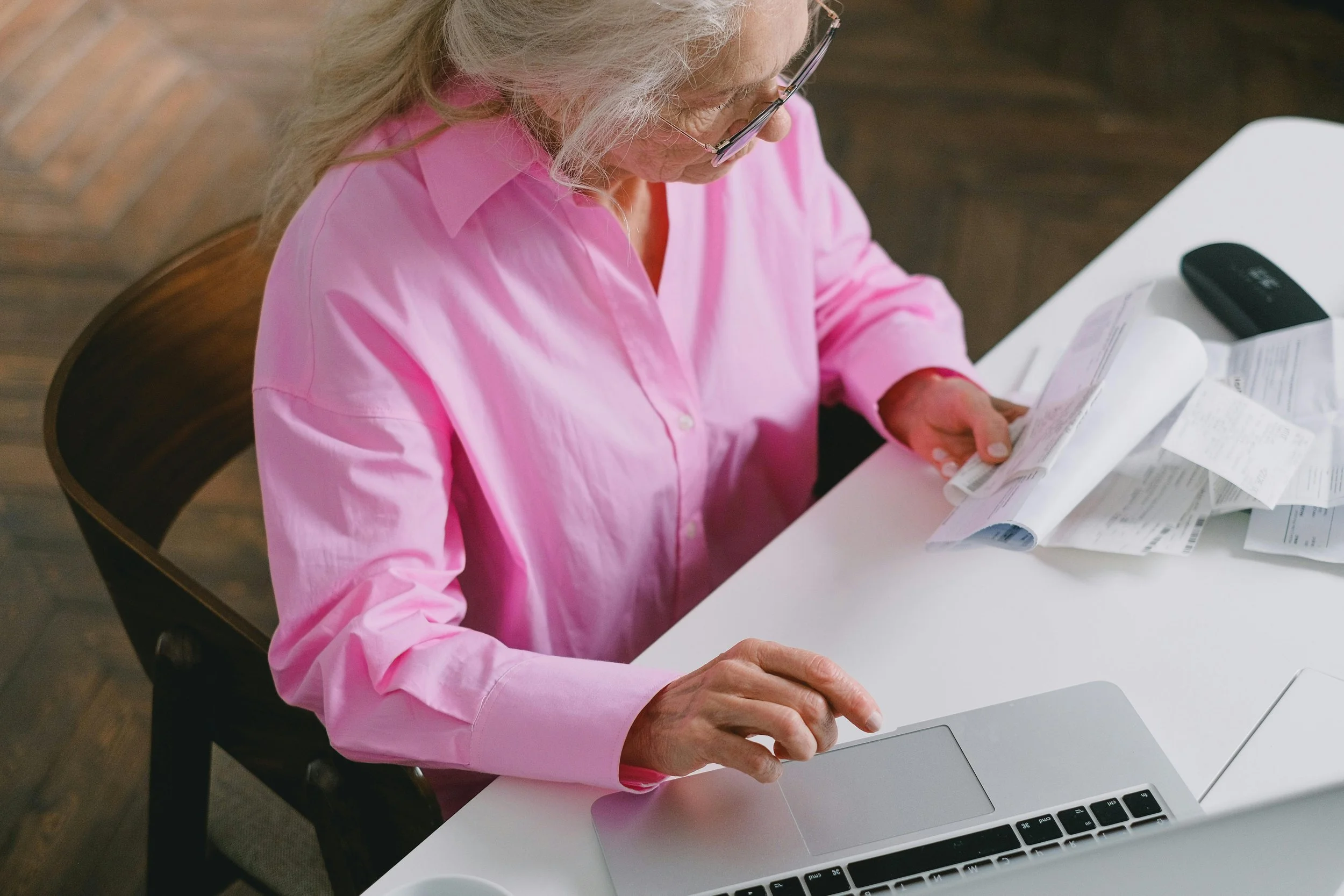 How Technology Helps Older Adults Stay Connected and Independent