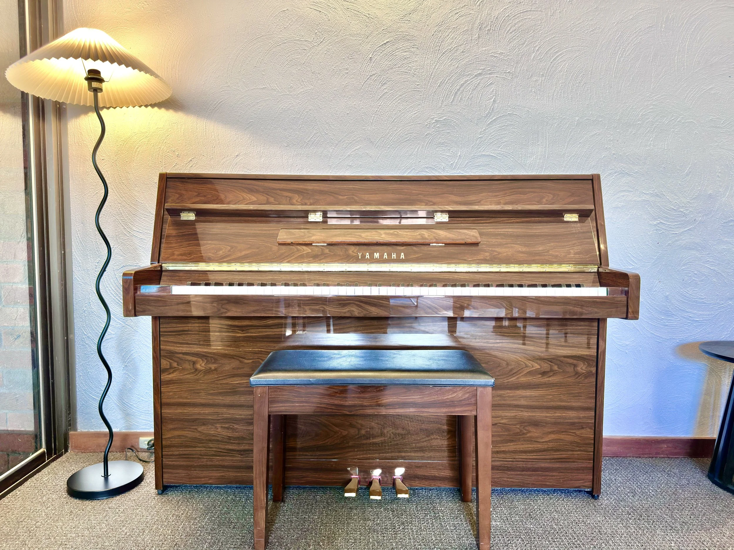 Yamaha LU-90 PW Upright Piano