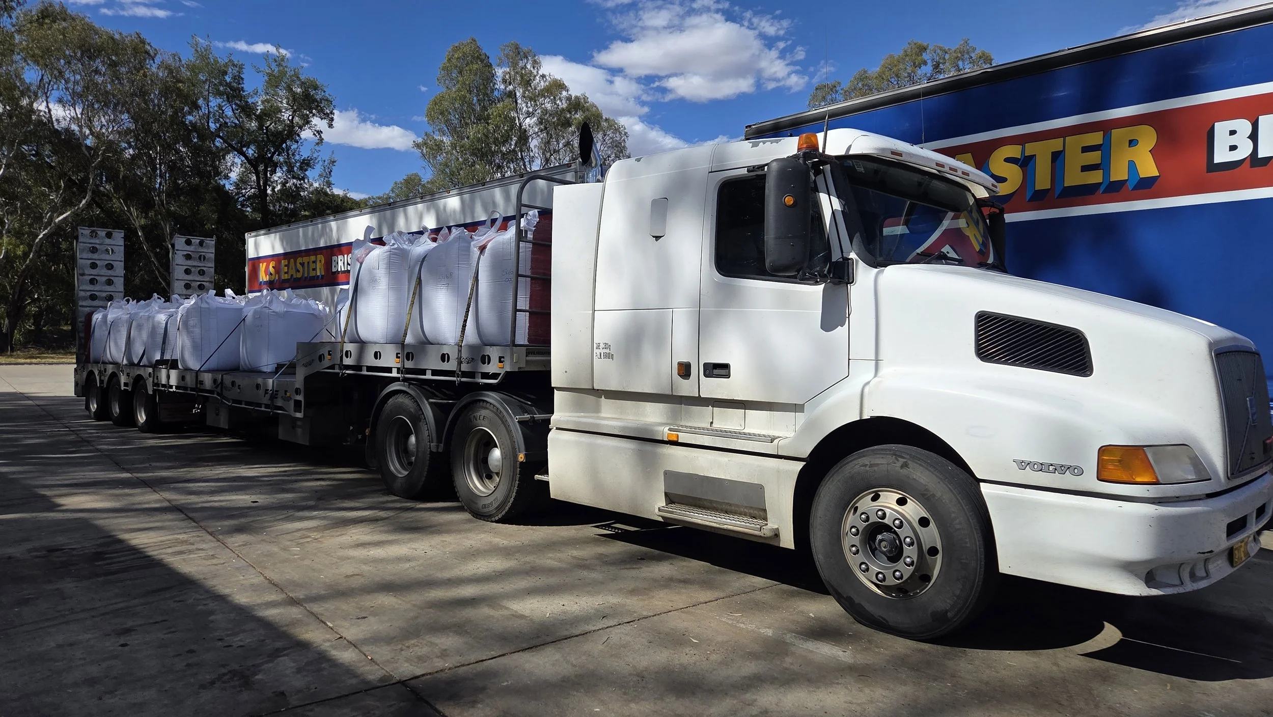Volvo and Drop Deck, loaded with bulka bags