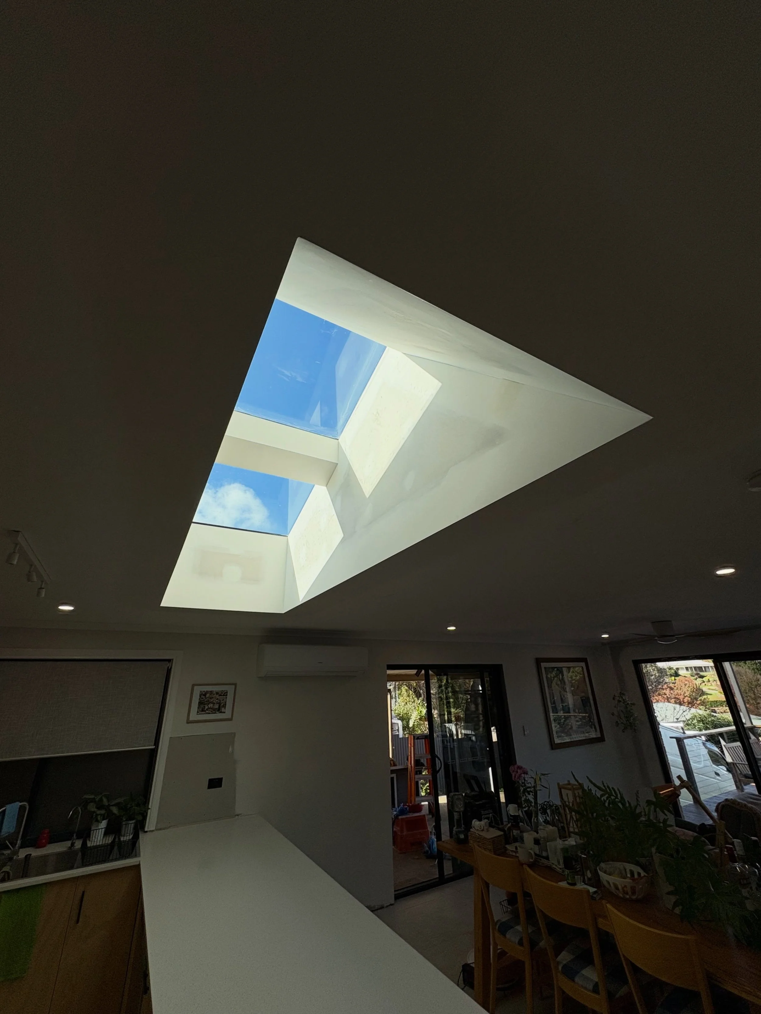 Skylight recently completed in the Adelaide hills ✅
.
.
.
#plasterboard #velux #plastering #construction #plasterer