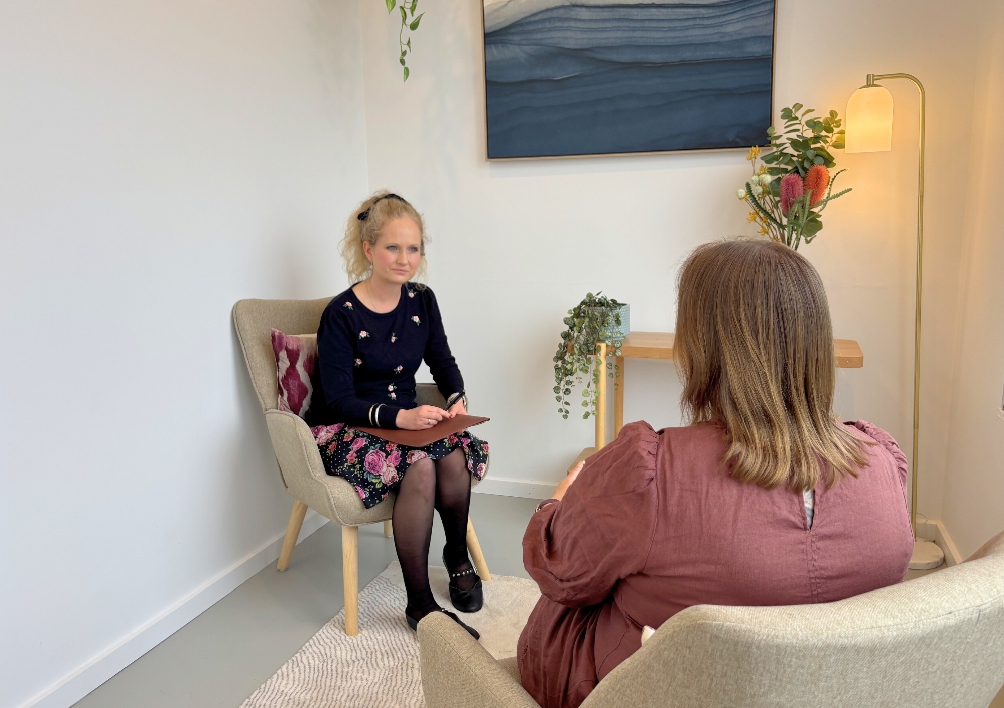 Laura Maher Liversage Clinical Psychologist sitting with a client in session Geelong