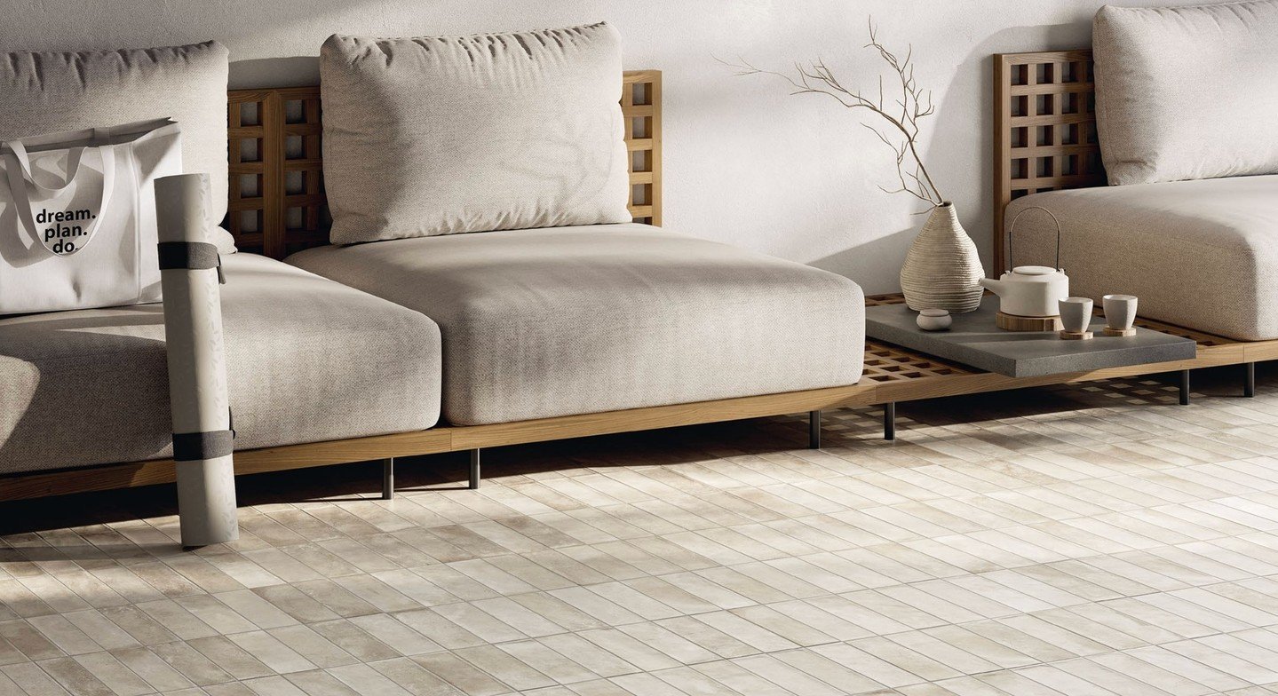 Give me the geometric calm of a subway tile with the gradient intrigue of limestone.

Enter PETITE.

Their Avorio range of tiles mimics the colour of limestone, but with the practicality of porcelain and a P4 slip rating.

PETITE | Avorio | 64mm x 20