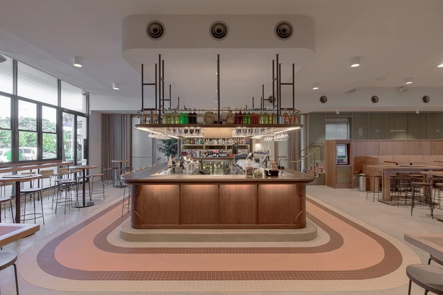 A space that bridges the day into night.

Light, open settings for morning coffee shift into deeper, more ambient tones for evening dining. 

Brass and timber details bring warmth and craftsmanship, while considered material choices ensure longevity 