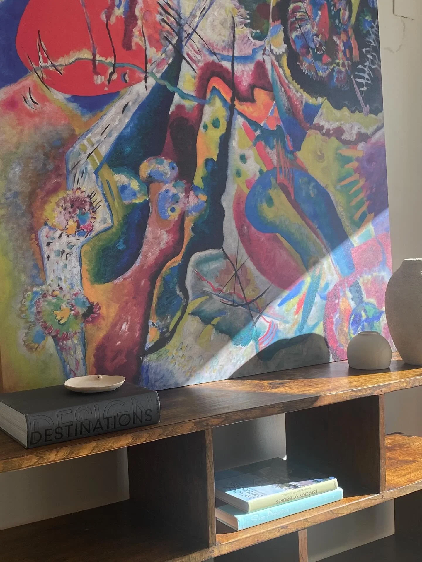 When XL art becomes the statement piece in the space💫